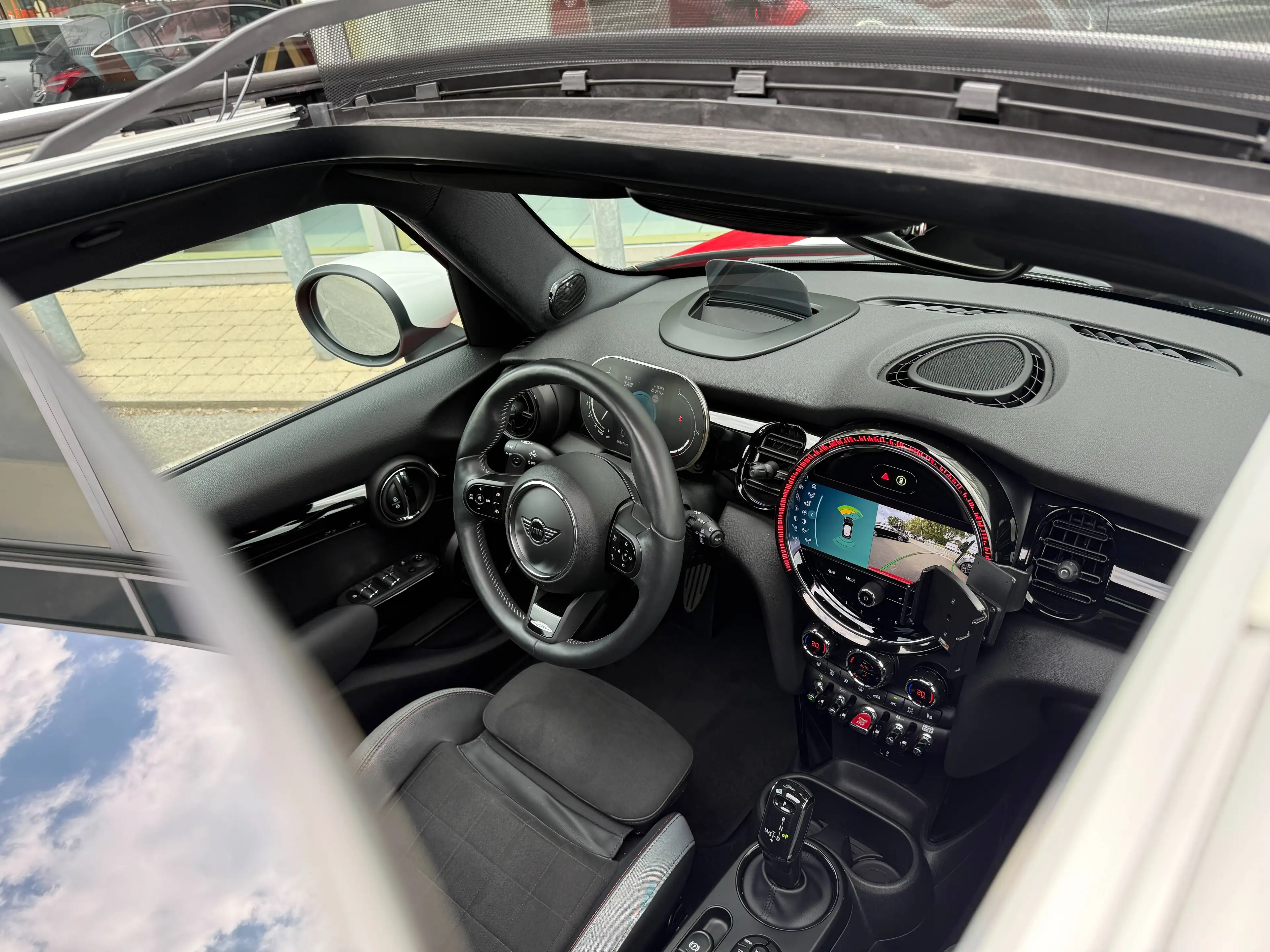 MINI Cooper S JCW KIT / PANODAK / CARPLAY / HEAD UP DISPLAY / ZETEL & STUURVERWARMING / — photo 21