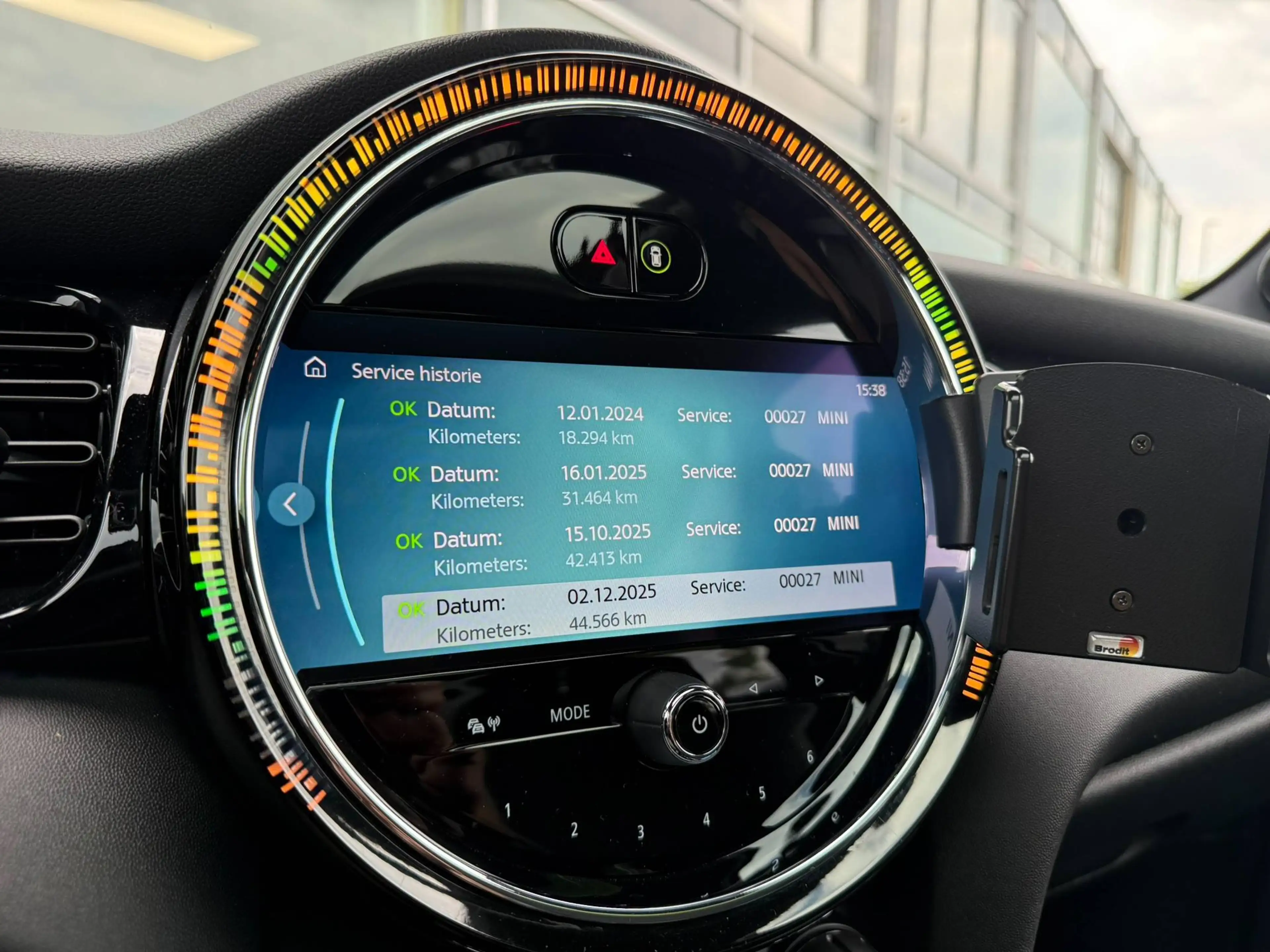 MINI Cooper S JCW KIT / PANODAK / CARPLAY / HEAD UP DISPLAY / ZETEL & STUURVERWARMING / — photo 37