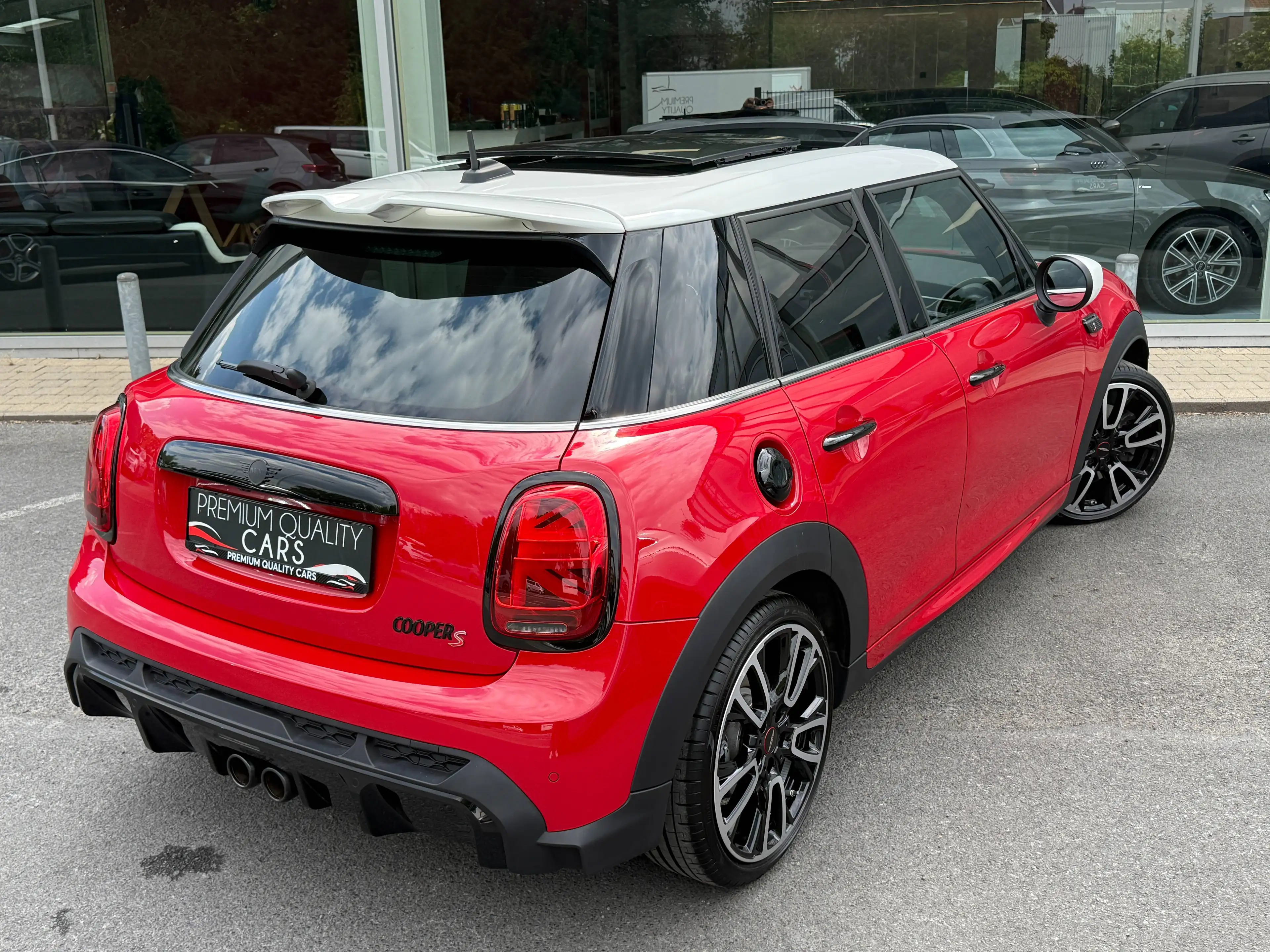 MINI Cooper S JCW KIT / PANODAK / CARPLAY / HEAD UP DISPLAY / ZETEL & STUURVERWARMING / — photo 13