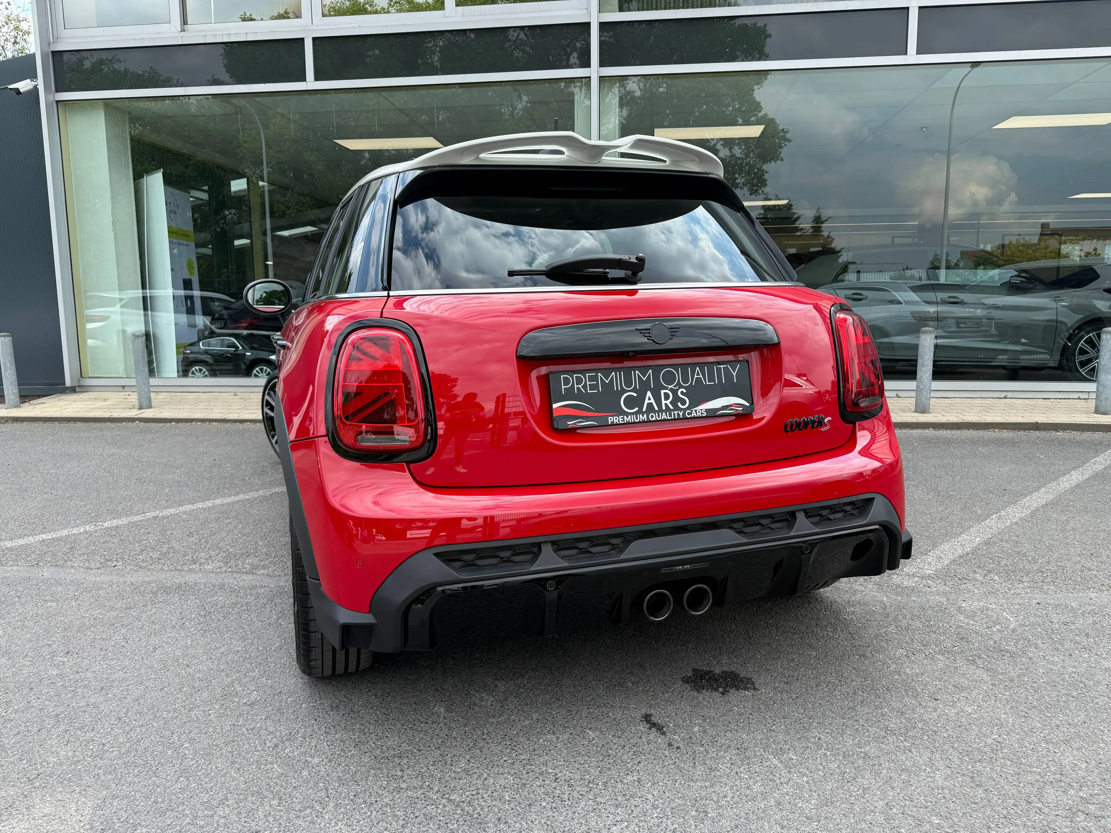 MINI Cooper S JCW KIT / PANODAK / CARPLAY / HEAD UP DISPLAY / ZETEL & STUURVERWARMING / — photo 11