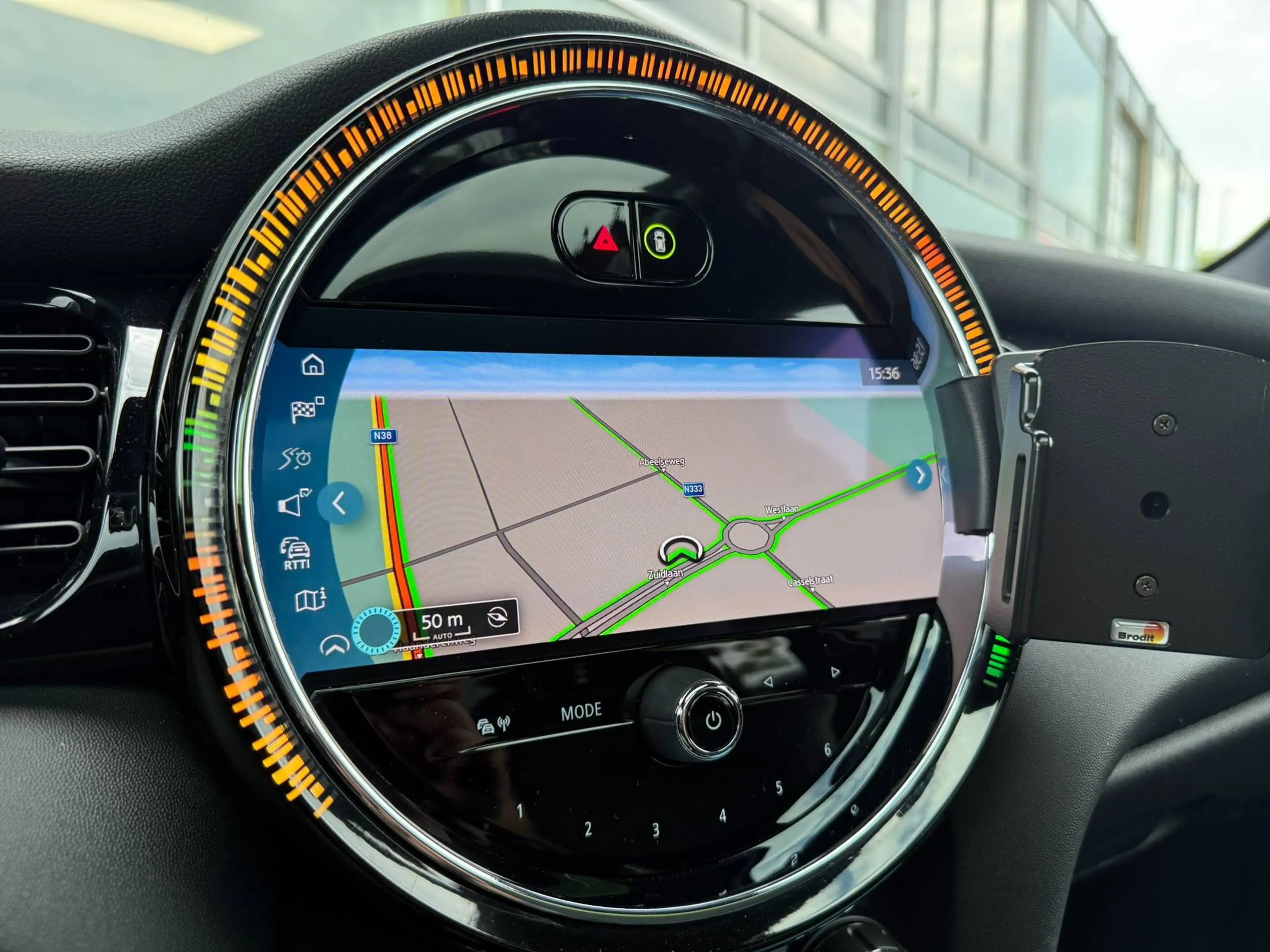 MINI Cooper S JCW KIT / PANODAK / CARPLAY / HEAD UP DISPLAY / ZETEL & STUURVERWARMING / — photo 32
