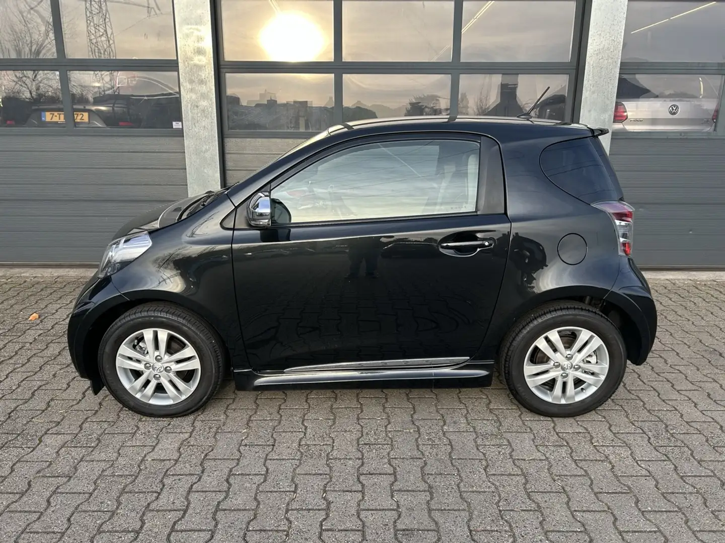 Toyota iQ 1.0 VVT-i 68pk Multidrive CVT Aspiration Noir - 2