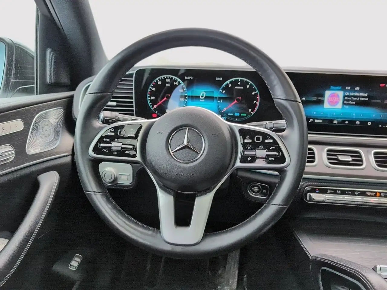 Mercedes-Benz GLE снимка Mercedes-Benz GLE