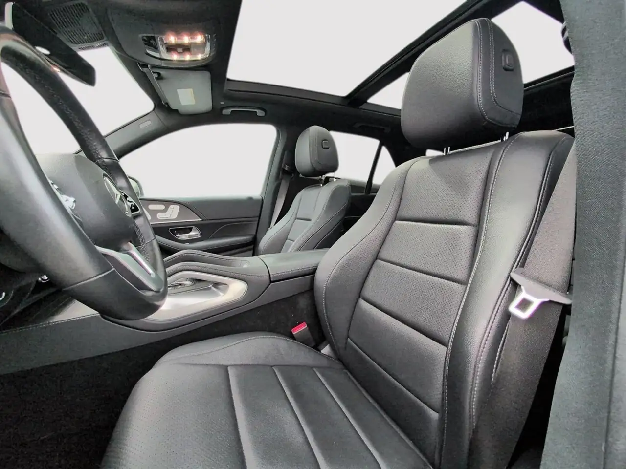 Mercedes-Benz GLE снимка Mercedes-Benz GLE