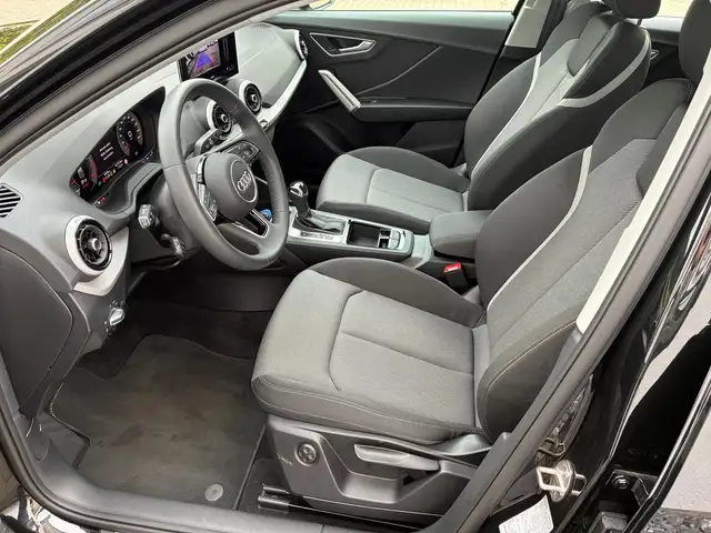 Audi Q2 view 14