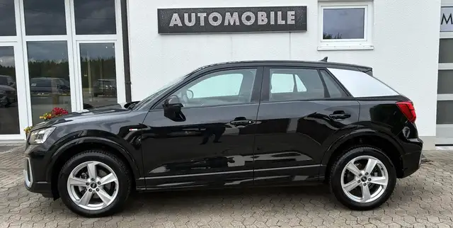 Audi Q2 view 5