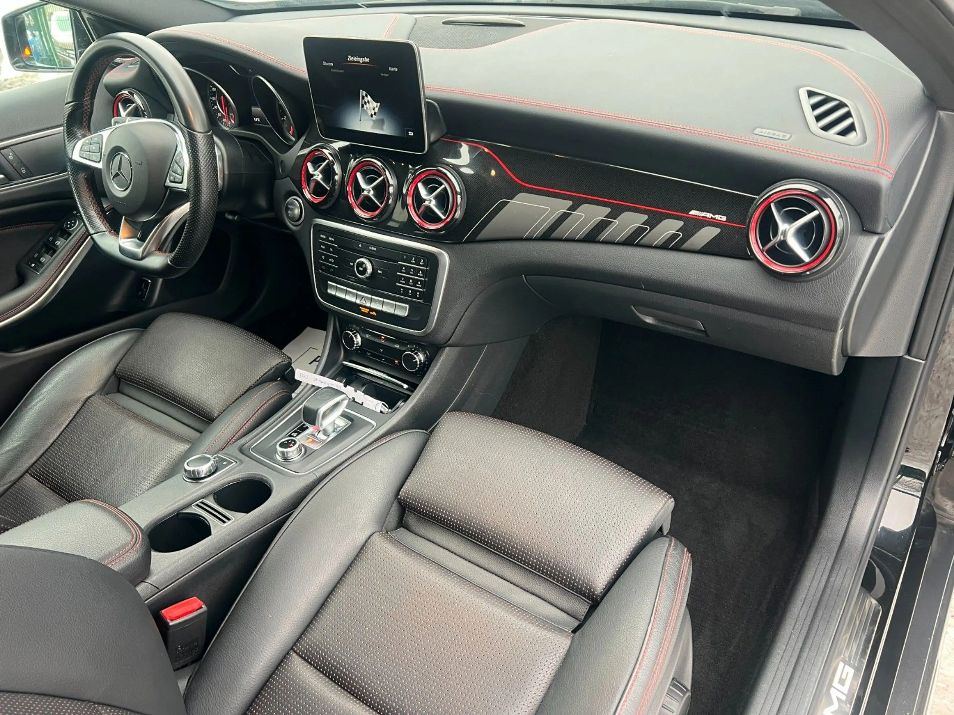 Mercedes-Benz GLA 45 AMG *4MATIC*LED*LEDER*ACC*GARANTIE* — photo 9