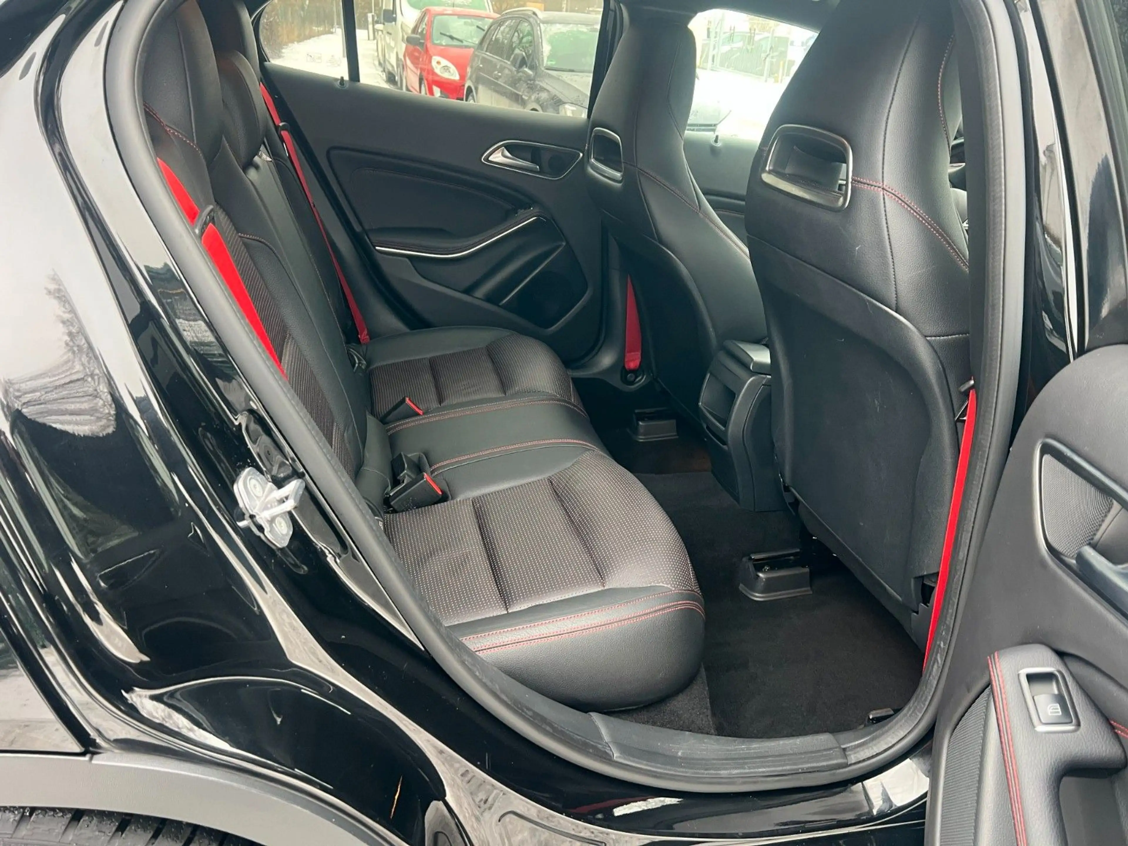 Mercedes-Benz GLA 45 AMG *4MATIC*LED*LEDER*ACC*GARANTIE* — photo 13