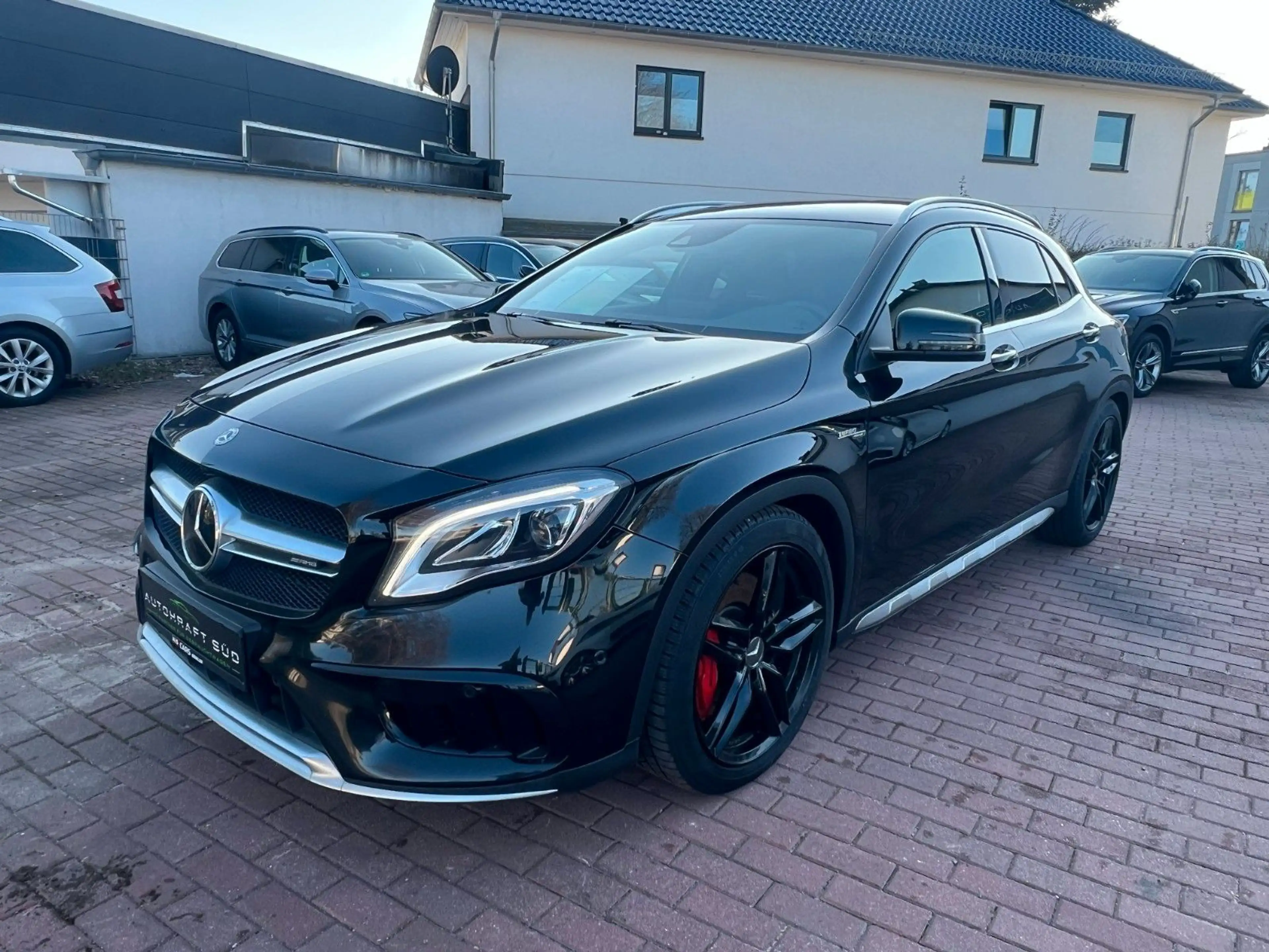 Mercedes-Benz GLA 45 AMG *4MATIC*LED*LEDER*ACC*GARANTIE* — photo 4