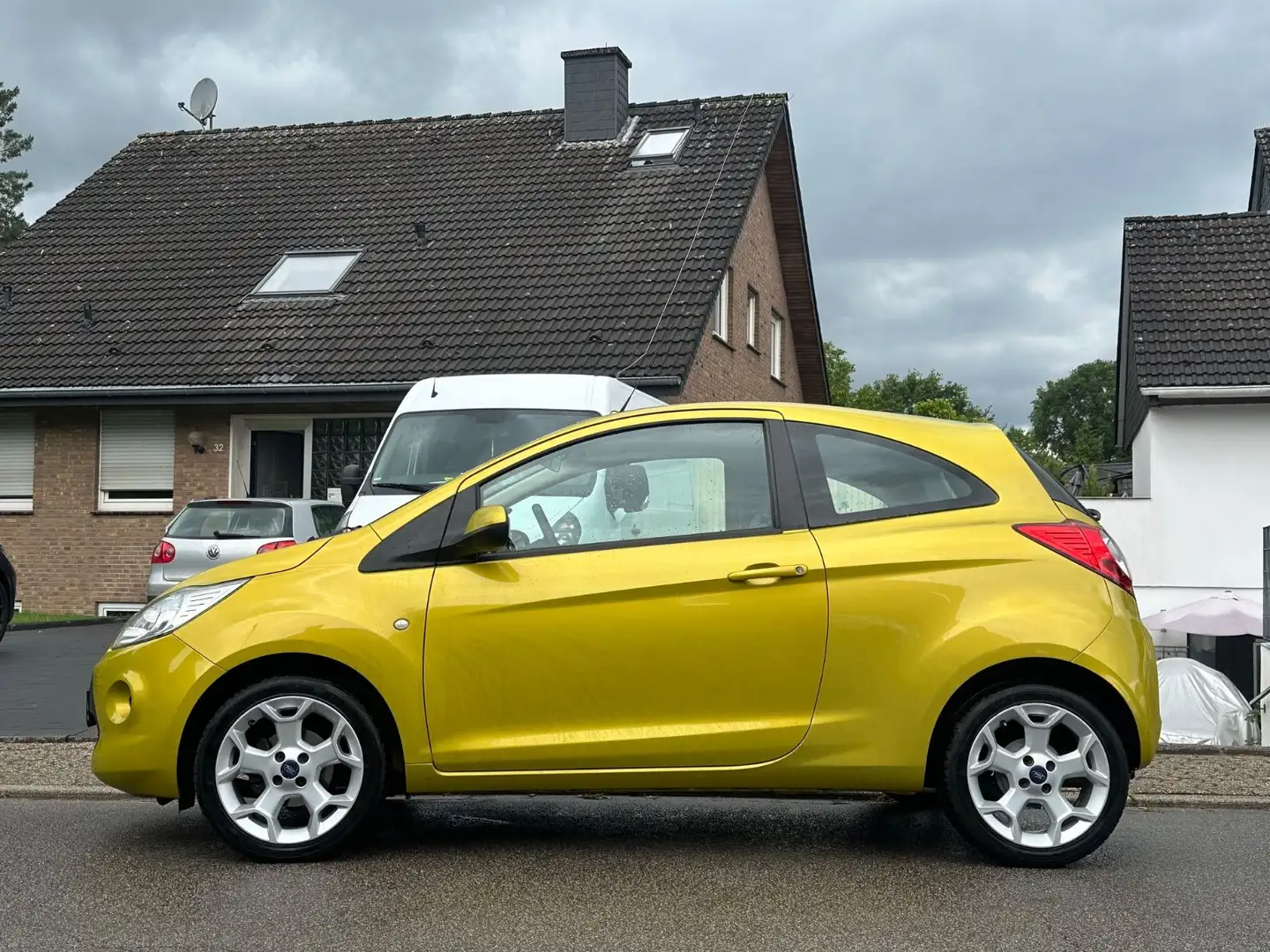 Ford Ka/Ka+ Cool & Sound Edition, 137tkm, neu TÜV Žlutá - 2