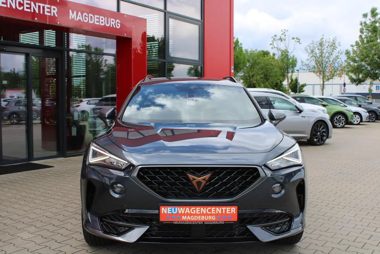 CUPRA Formentor 1.5 TSI*NAVI*KAMERA*LED*ACC*SHZ*NSW*19"LM Grau - 2