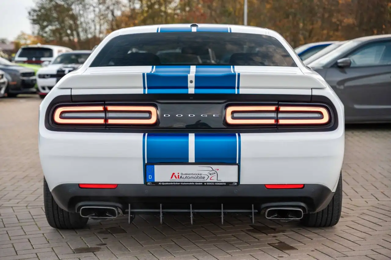 Dodge Challenger 2021 — фото 15