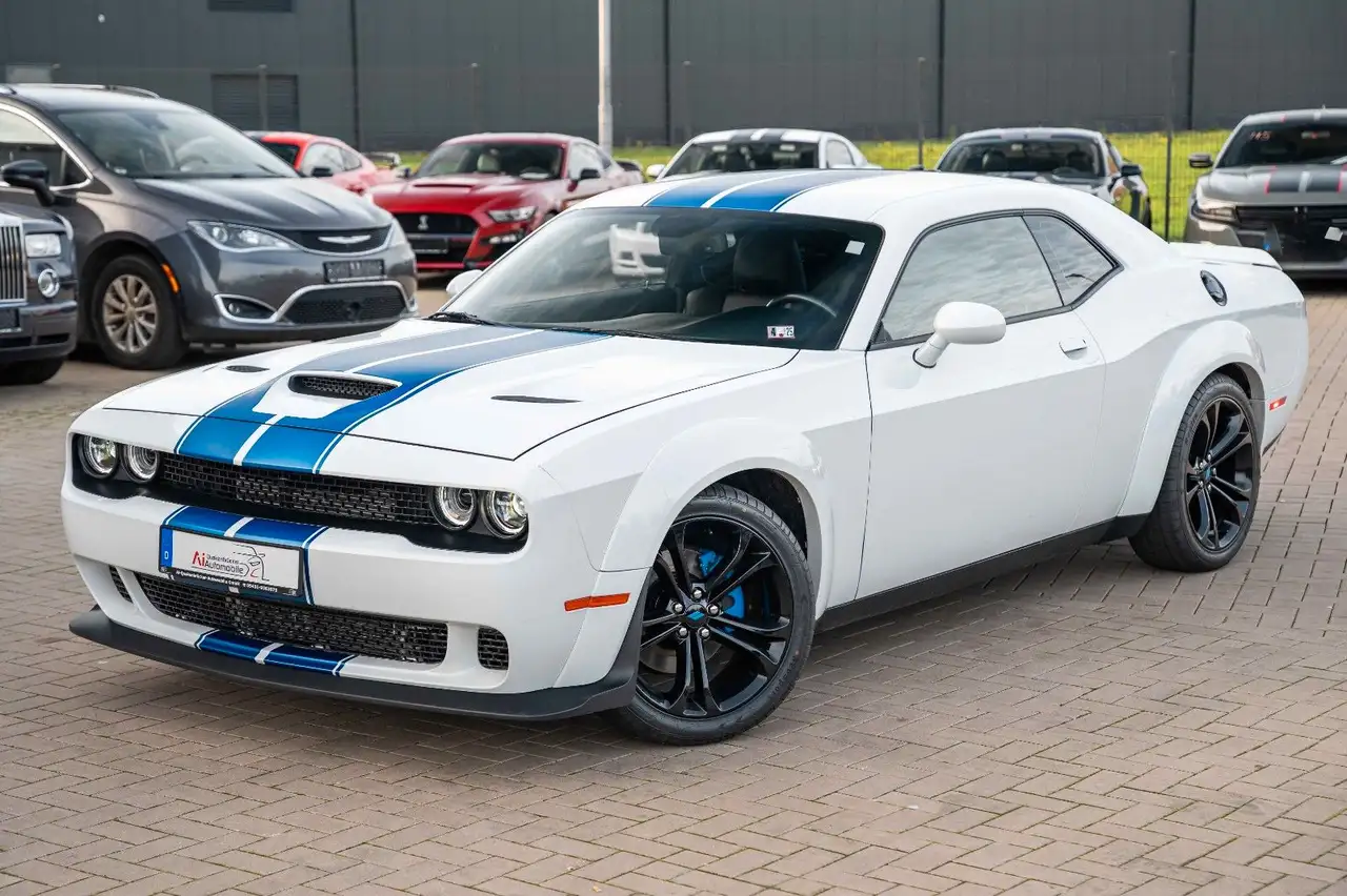 Dodge Challenger 2021 — фото 10
