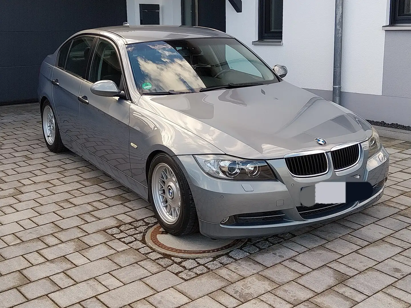 BMW 320 3er, E90, neuer Motor, AHK, Xenon - 1