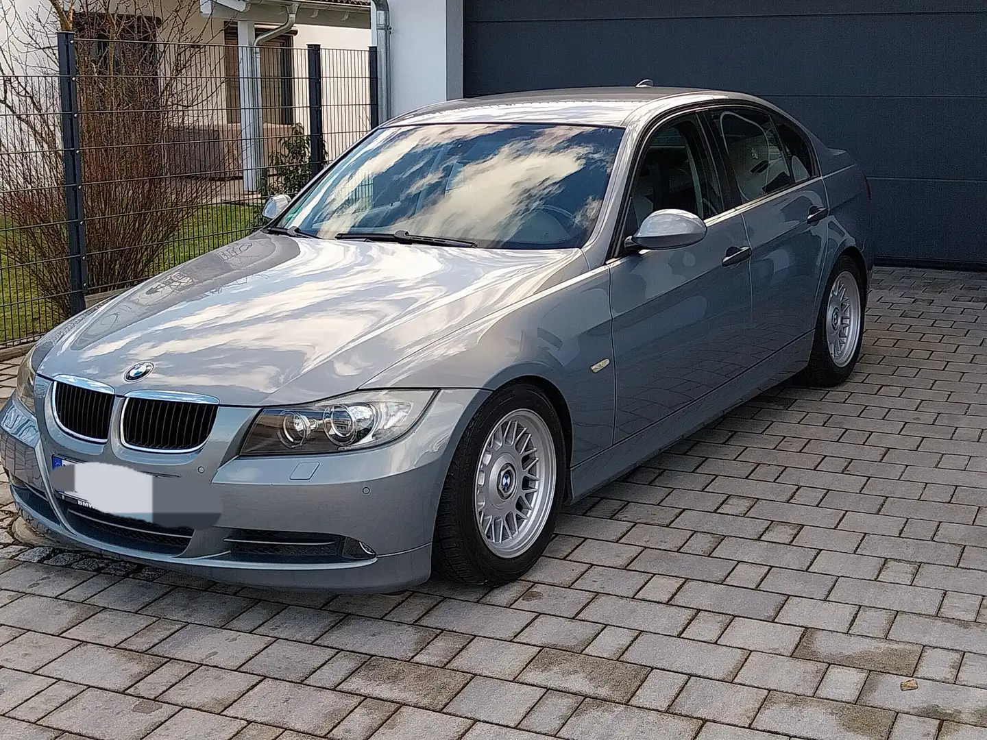 BMW 320 3er, E90, neuer Motor, AHK, Xenon - 2