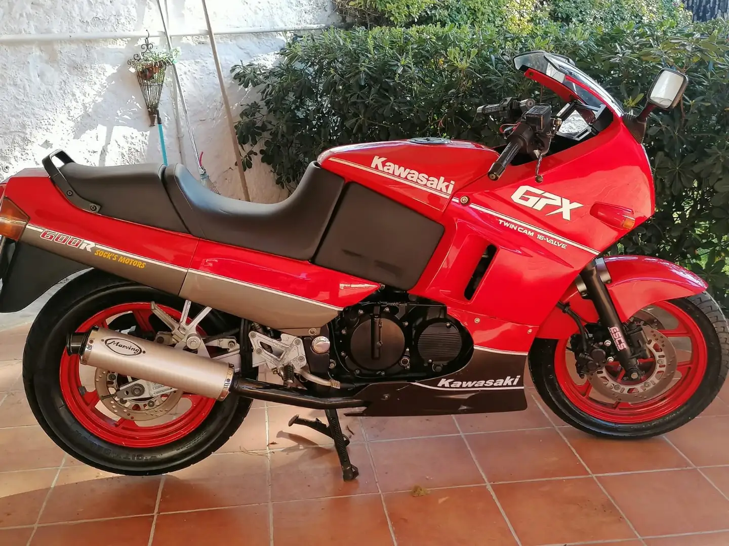 Kawasaki GPX 600 R Červená - 1