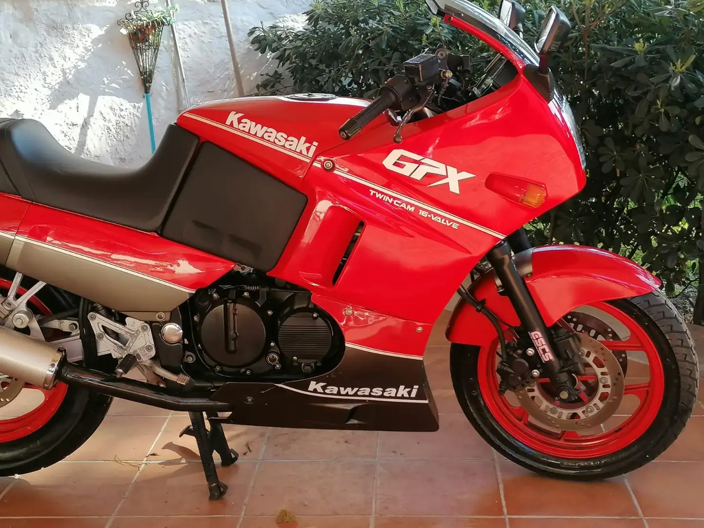 Kawasaki GPX 600 R Červená - 2