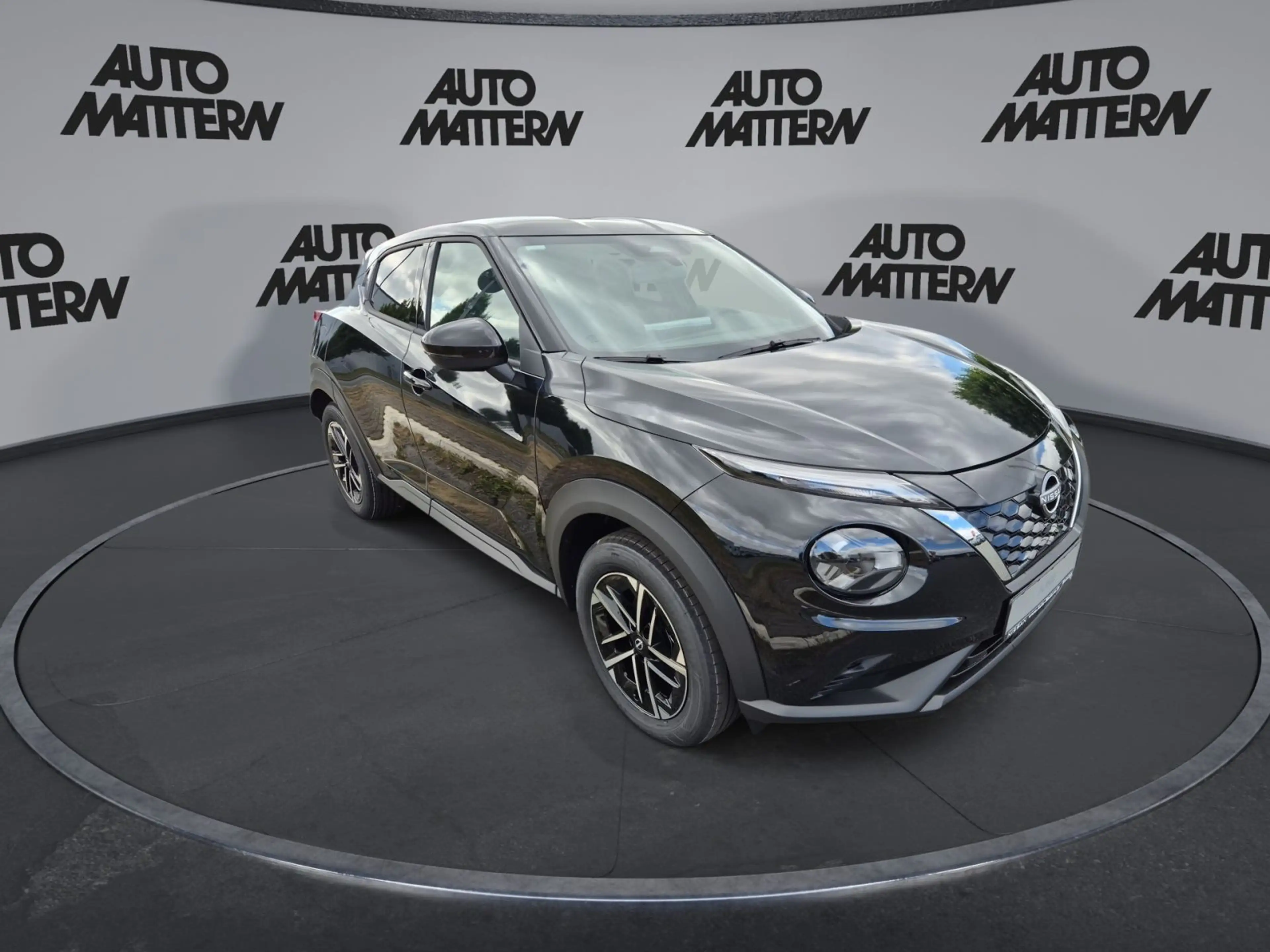 Nissan Juke 1.6 Hybrid N-Connecta Hybrid — photo 2