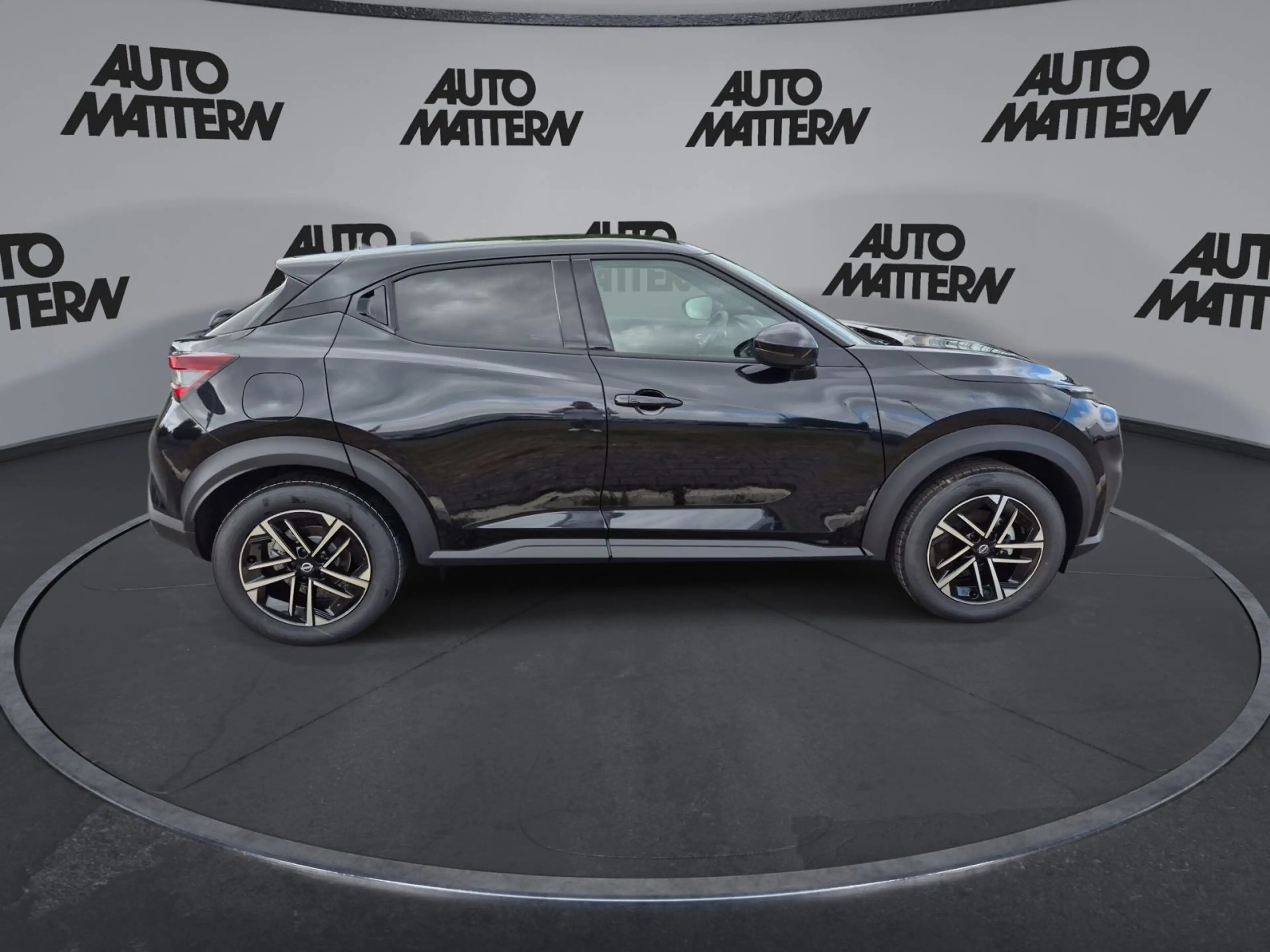 Nissan Juke 1.6 Hybrid N-Connecta Hybrid — photo 9