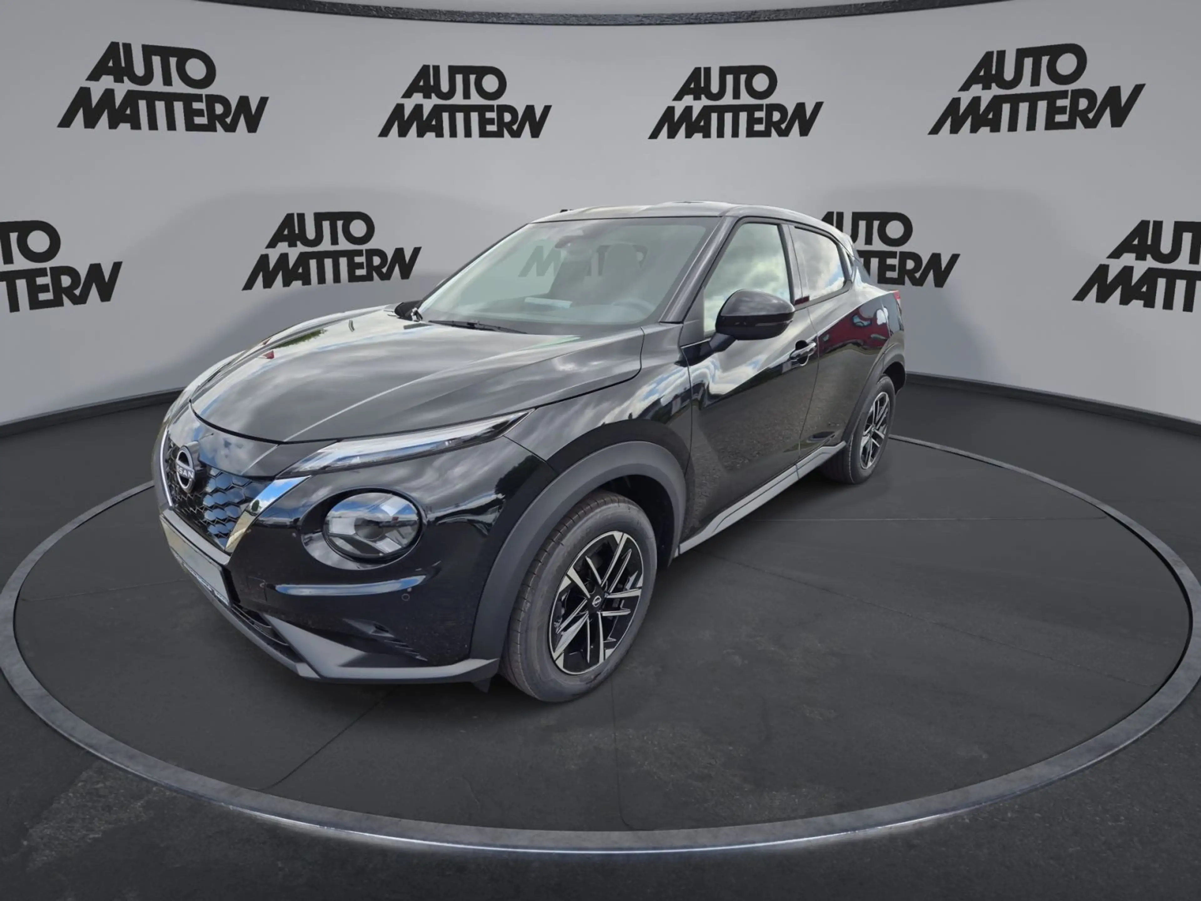 Nissan Juke 1.6 Hybrid N-Connecta Hybrid — photo 4