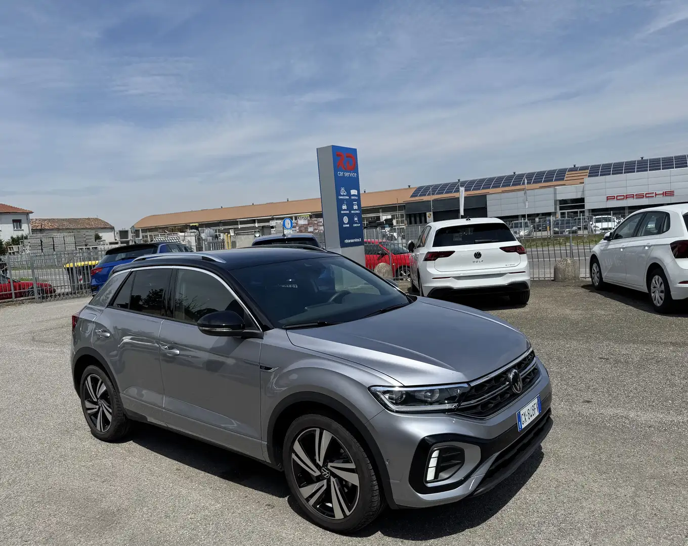 Volkswagen T-Roc 1.5 tsi R-Line Plus DSG/NO VINCOLI/Sport Pack Grijs - 1