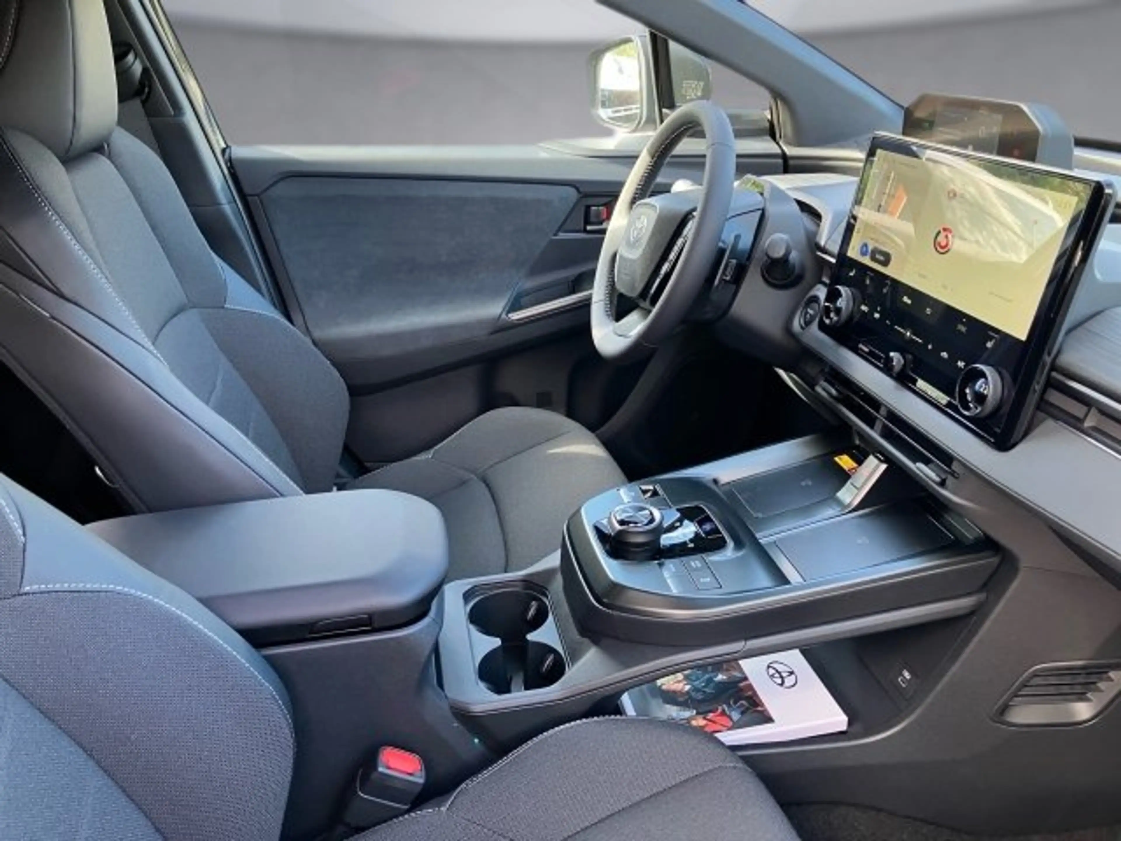 Toyota C-HR+ Toyota C-HR+ 5-Türer Teamplayer Elektromotor / 77 — photo 11