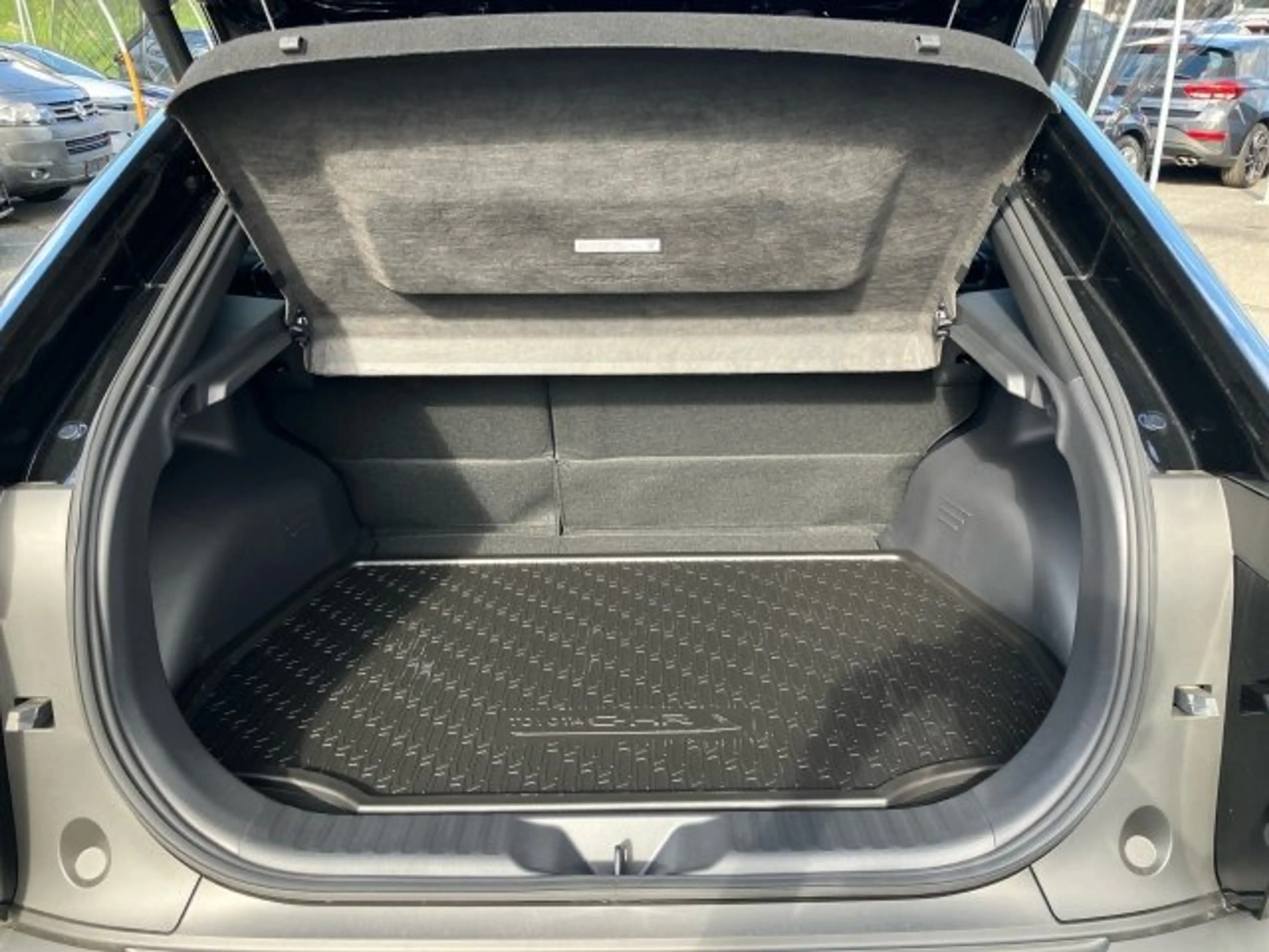 Toyota C-HR+ Toyota C-HR+ 5-Türer Teamplayer Elektromotor / 77 — photo 13