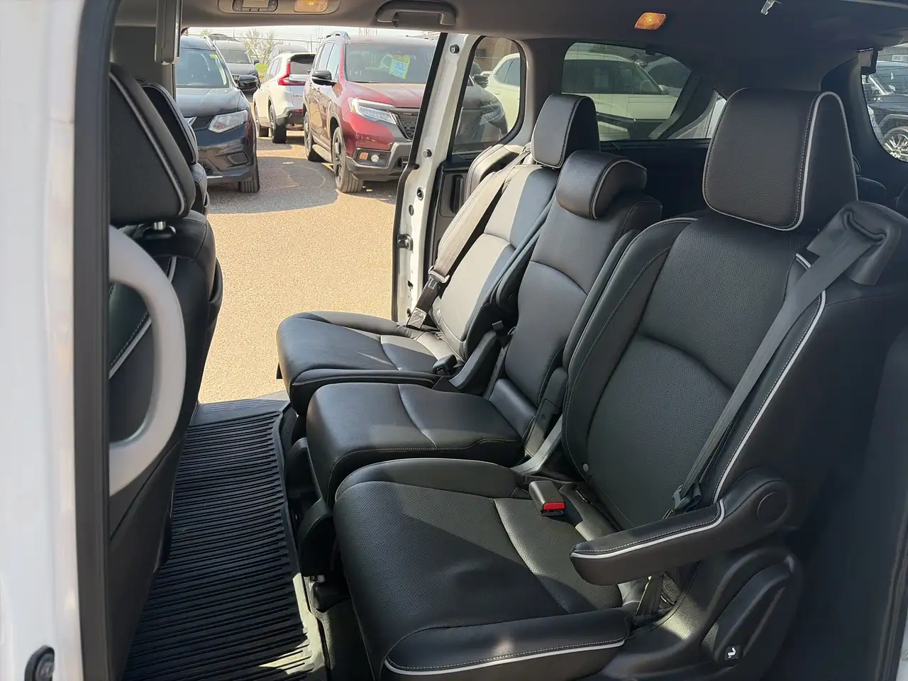 Honda Odyssey снимка Honda Odyssey