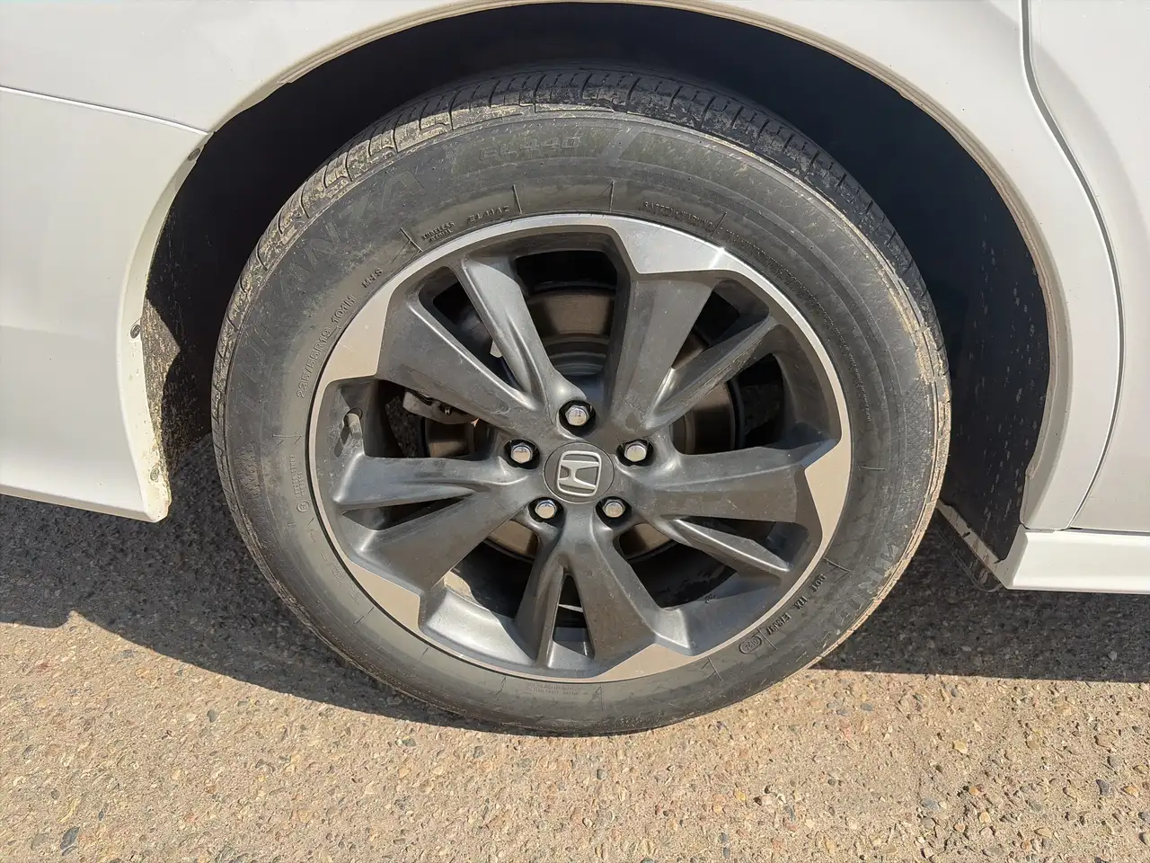 Honda Odyssey снимка Honda Odyssey