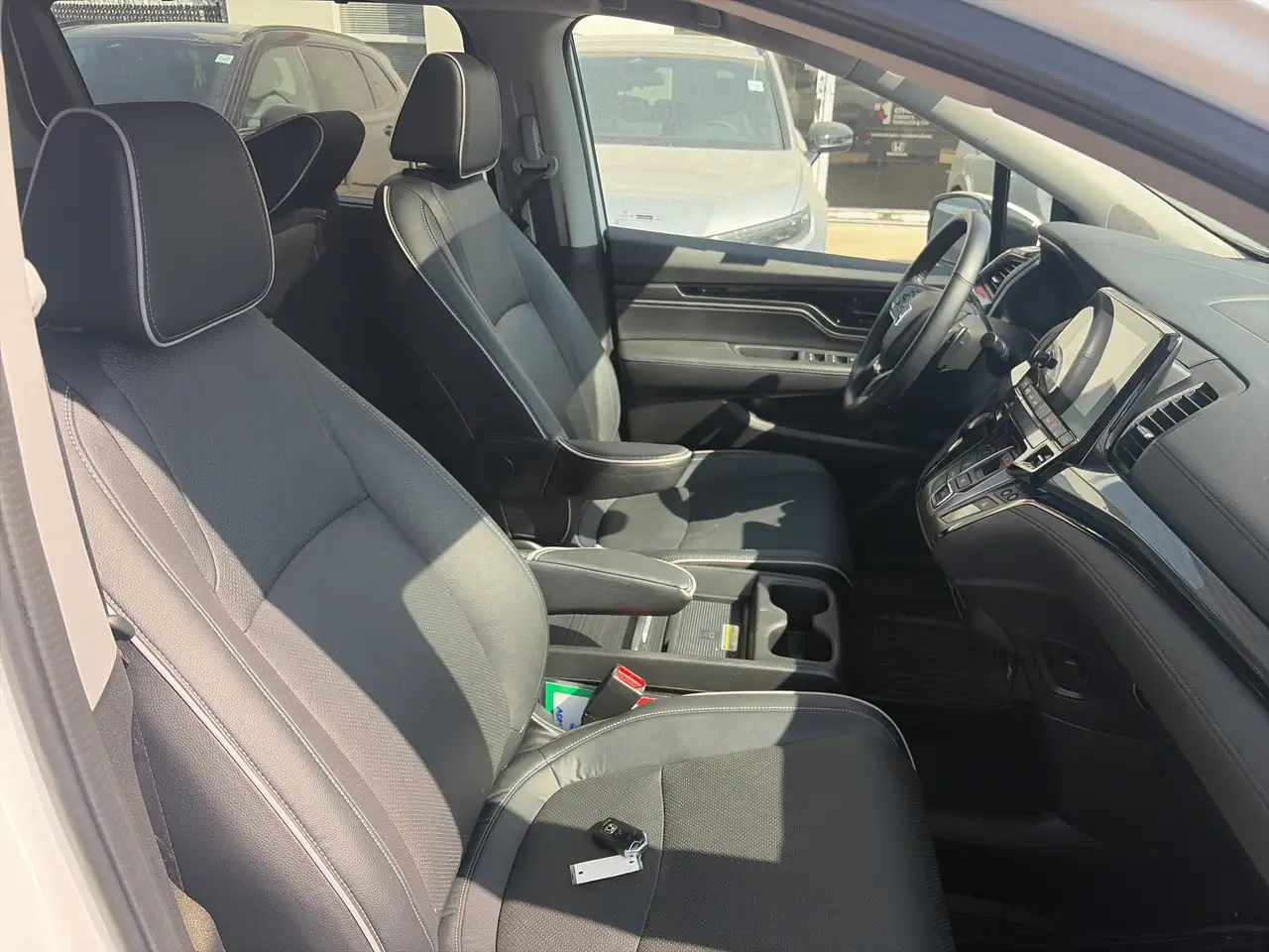Honda Odyssey снимка Honda Odyssey