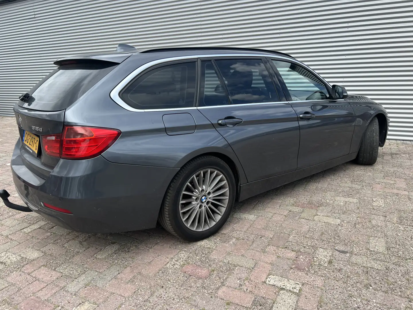 BMW 318 3-serie Touring 318d | Nieuw Binnen! | Zo Mee | Le Grijs - 2
