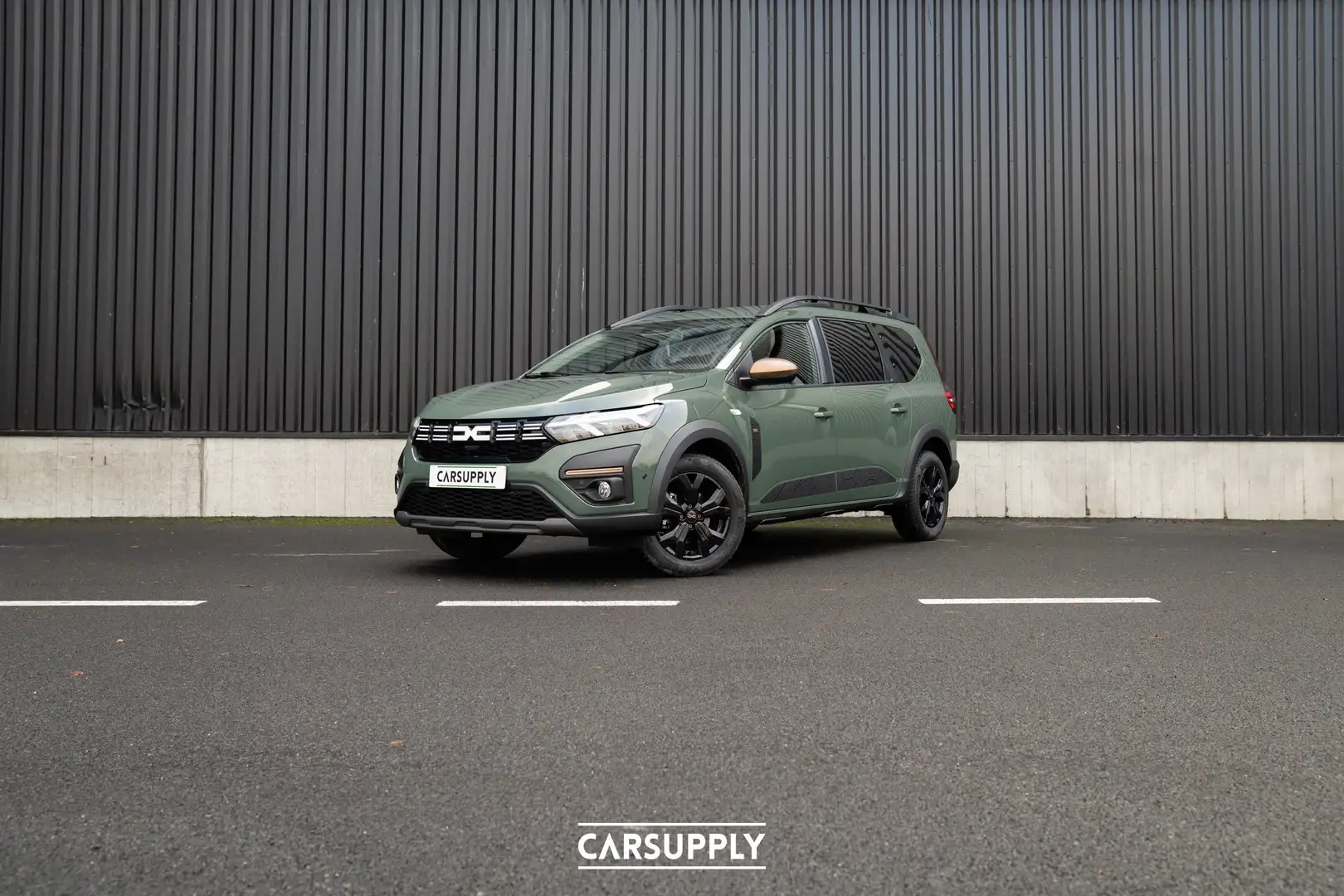 Dacia Jogger TCe 110 7 seats Extreme+ - Camera - Carplay - LED Grün - 1