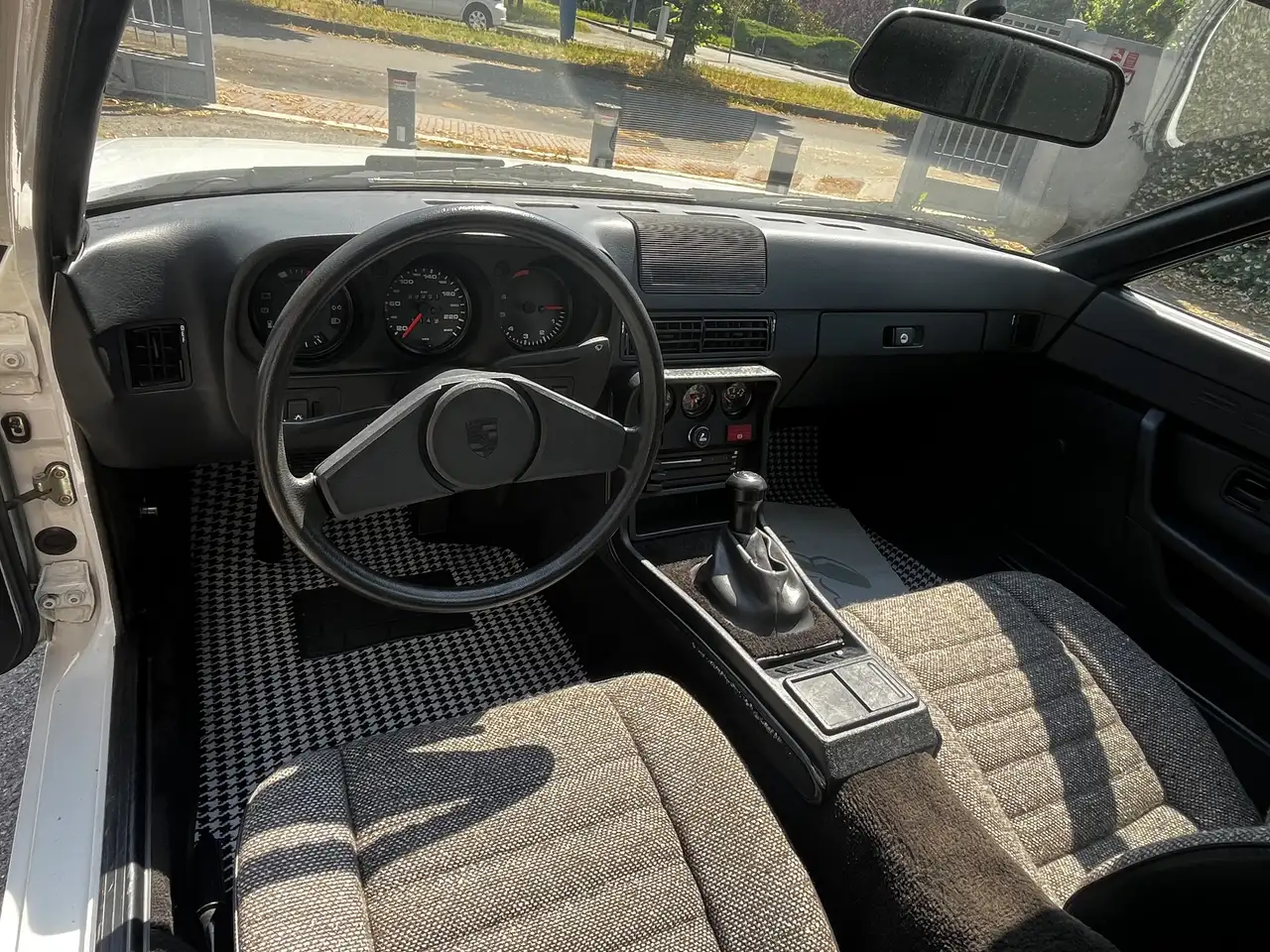 Porsche 924 2.0, foto 11