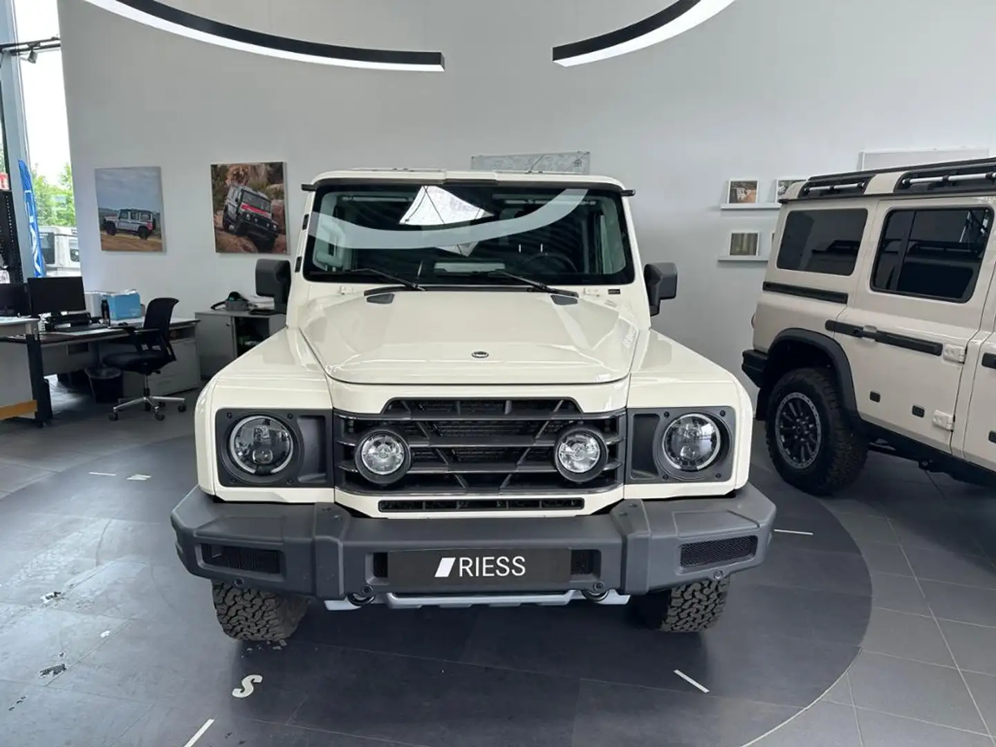 Ineos Grenadier Station Wagon Fieldmaster Edition AHK Weiß - 2