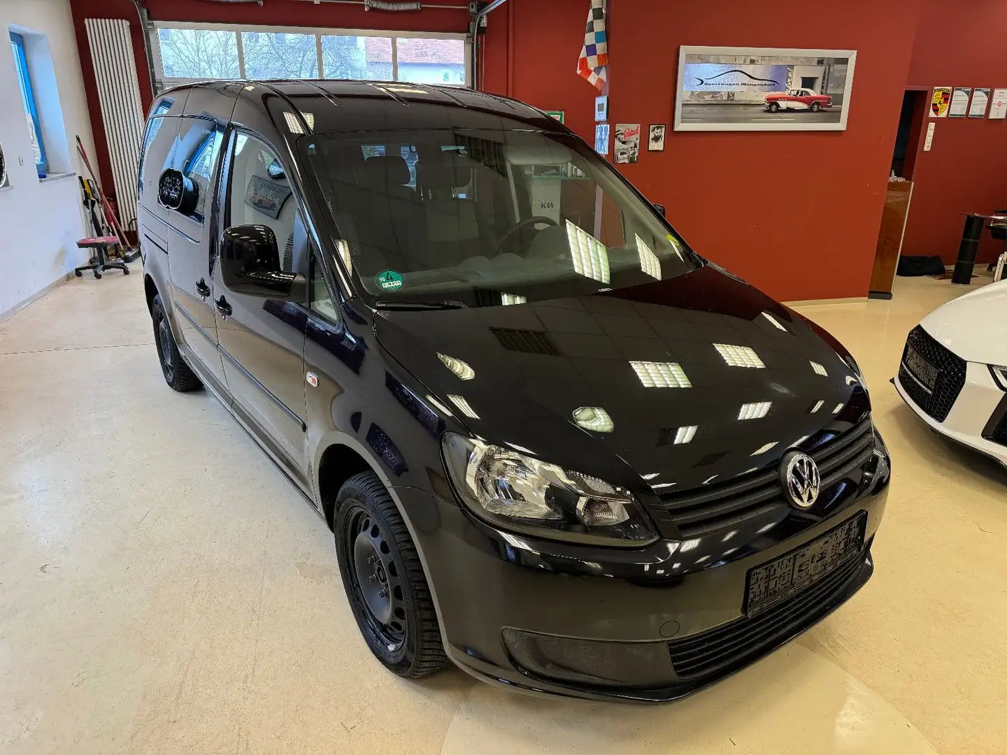 Volkswagen Caddy Maxi 1.6 TDI DSG,7 Sitze,2xSchiebetüre Negro - 1