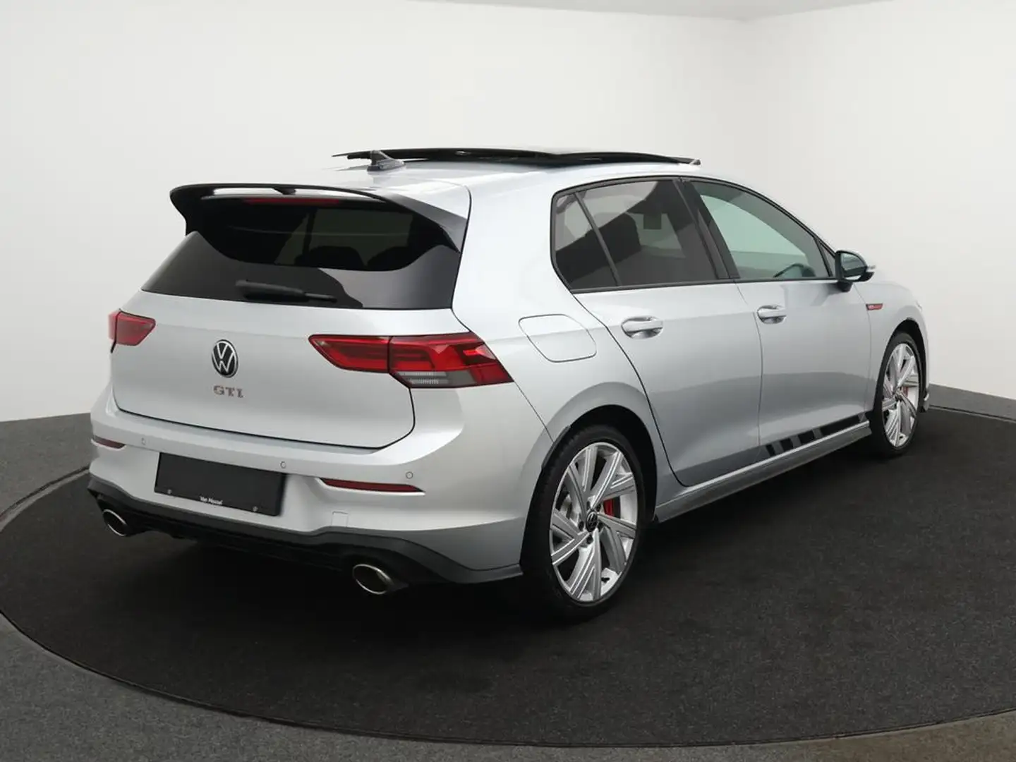 Volkswagen Golf GTI Golf 2.0TSI GTI Clubsport 300PK *PANO DAK*SPORTSEATS*NAVI*APP CONNECT*BLTH*ZETELVERWARMING*CRUISE*... Silber - 2
