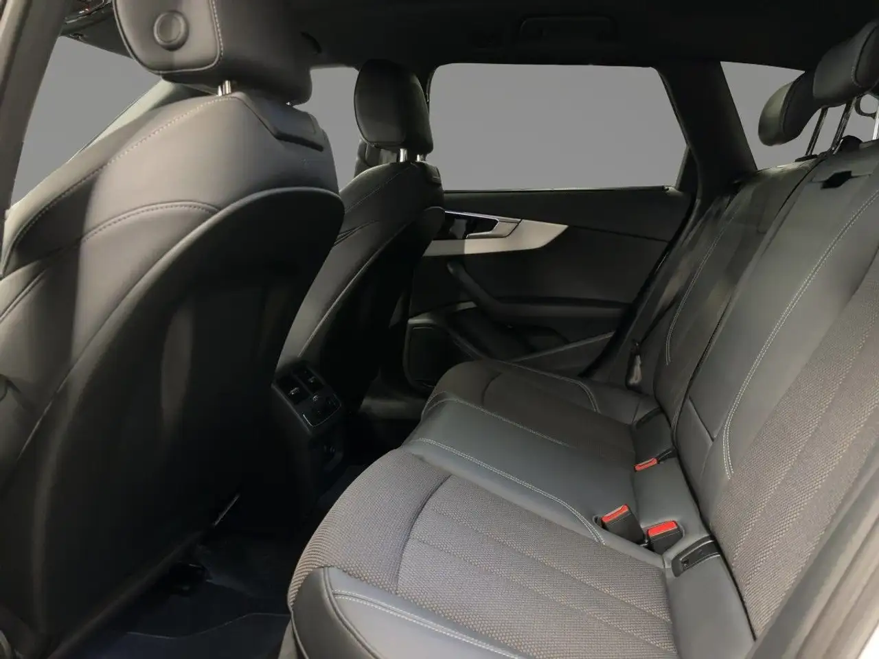 Audi A4 advanced 35 TFSI S tr. LED 360°K NAVI 12