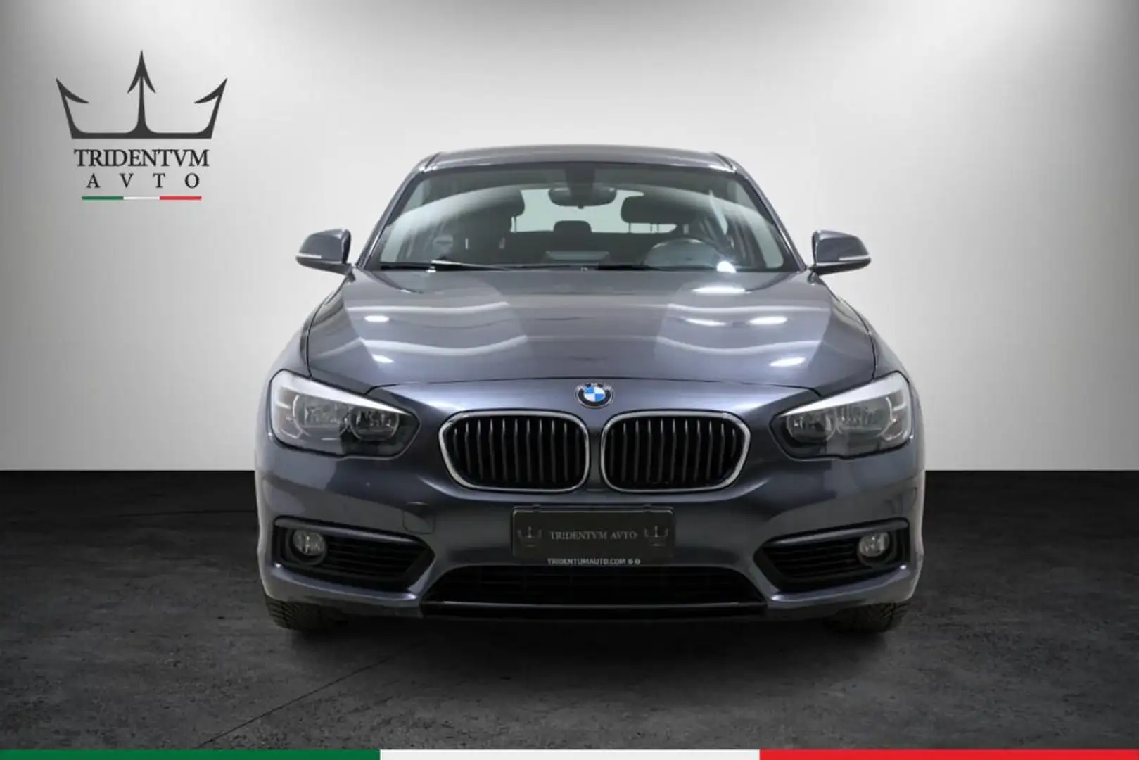 BMW 118 d Business 5p auto Grigio - 2