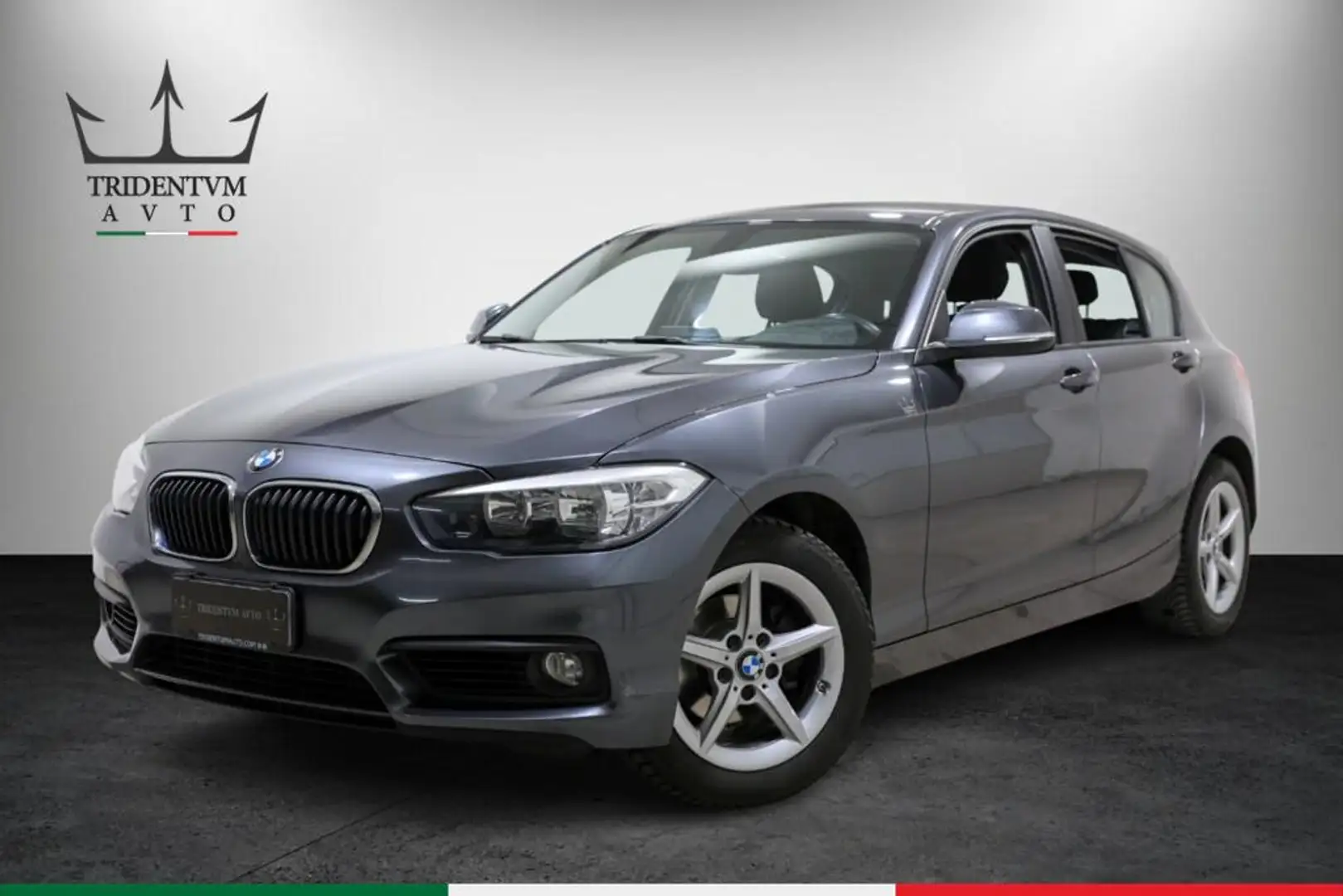 BMW 118 d Business 5p auto Grigio - 1