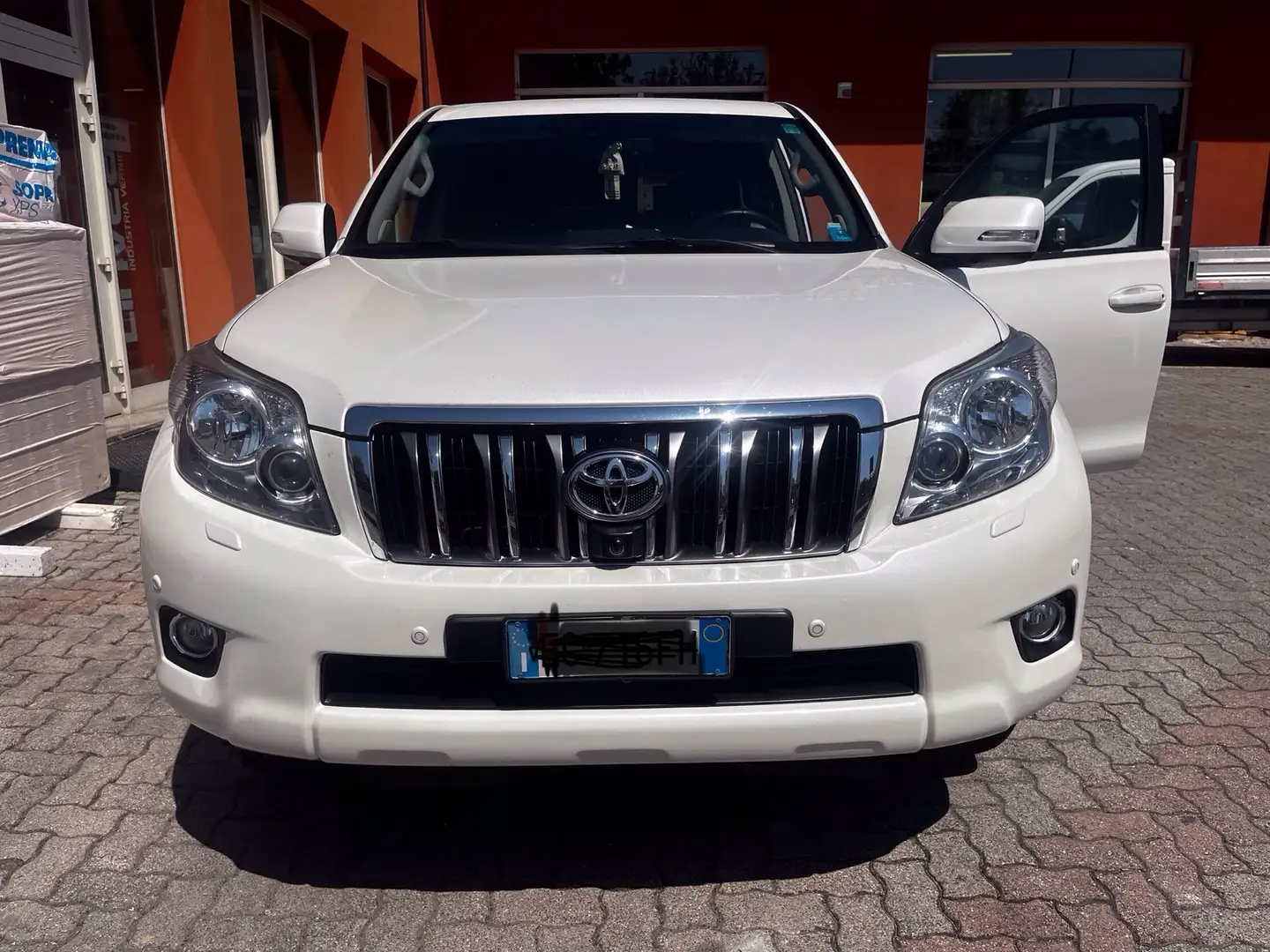 Toyota Land Cruiser kdj150 5p 3.0 d-4d Executive auto Beige - 2