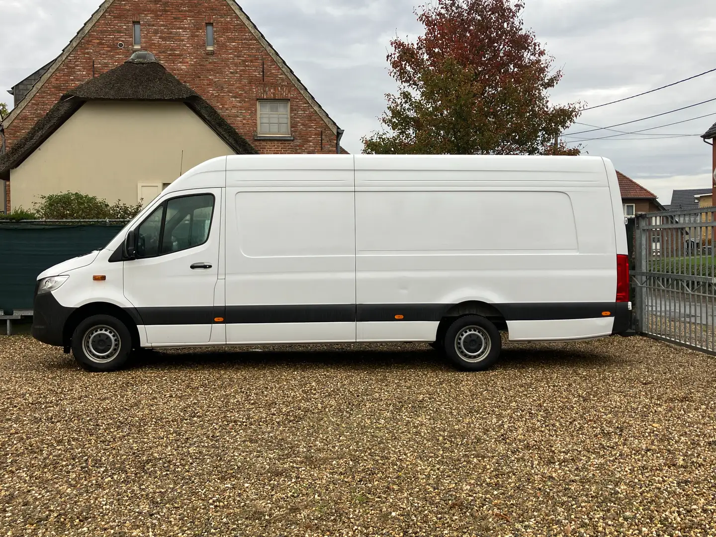 Mercedes-Benz Sprinter 317 36.500 € + BTW / L4H2 L4 H2 XXL Extra LANG Weiß - 2