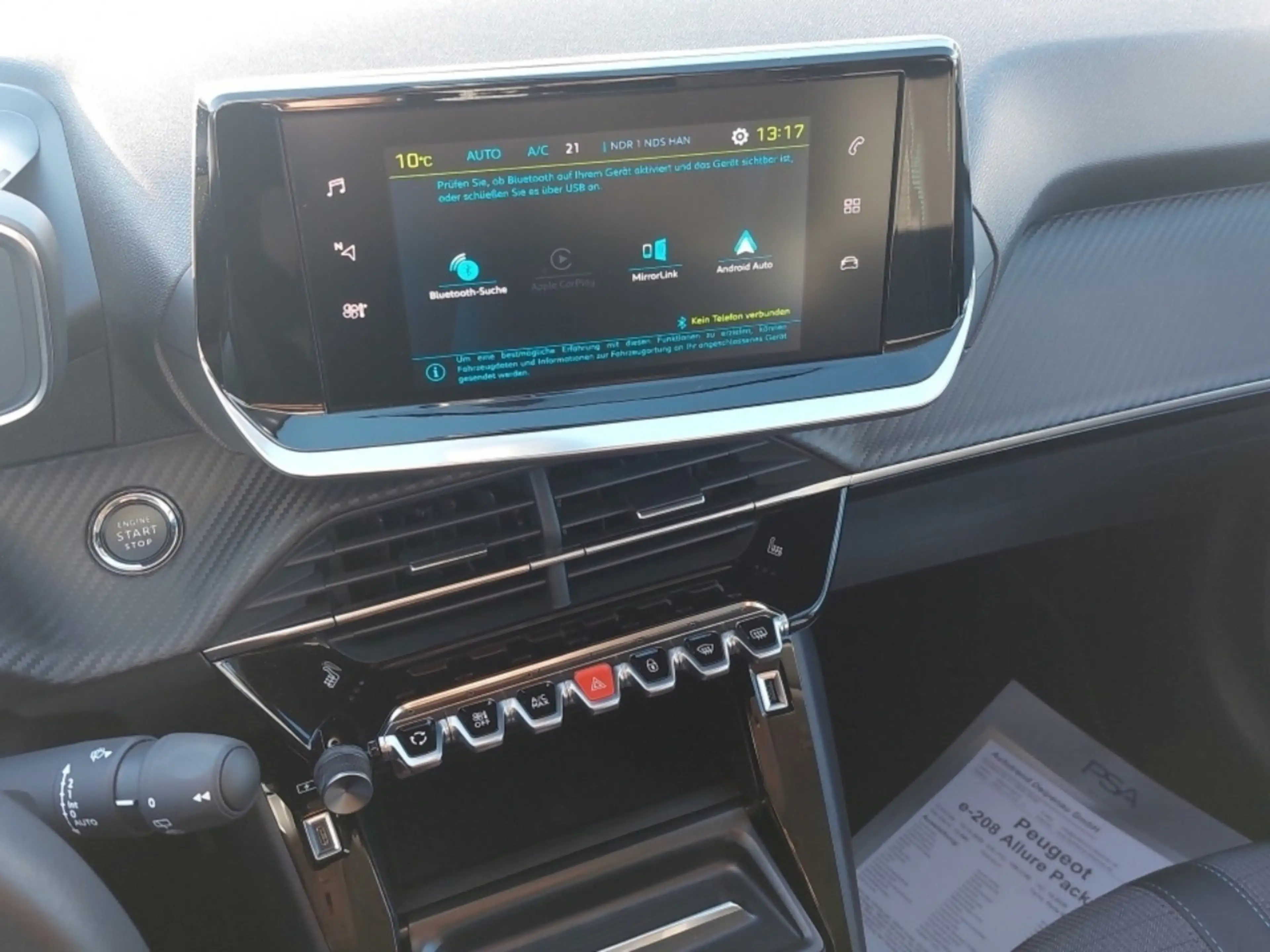 Peugeot e-208 Allure Pack 136 ´´ Navi/ Shzg/ Keyless+´´ — photo 12