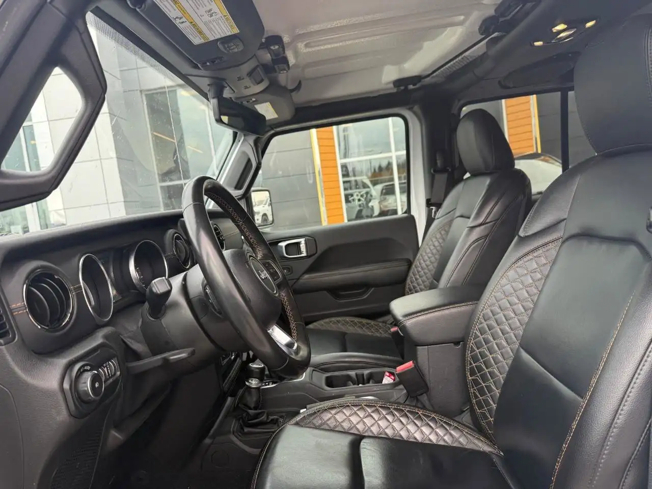 Jeep Wrangler снимка Jeep Wrangler