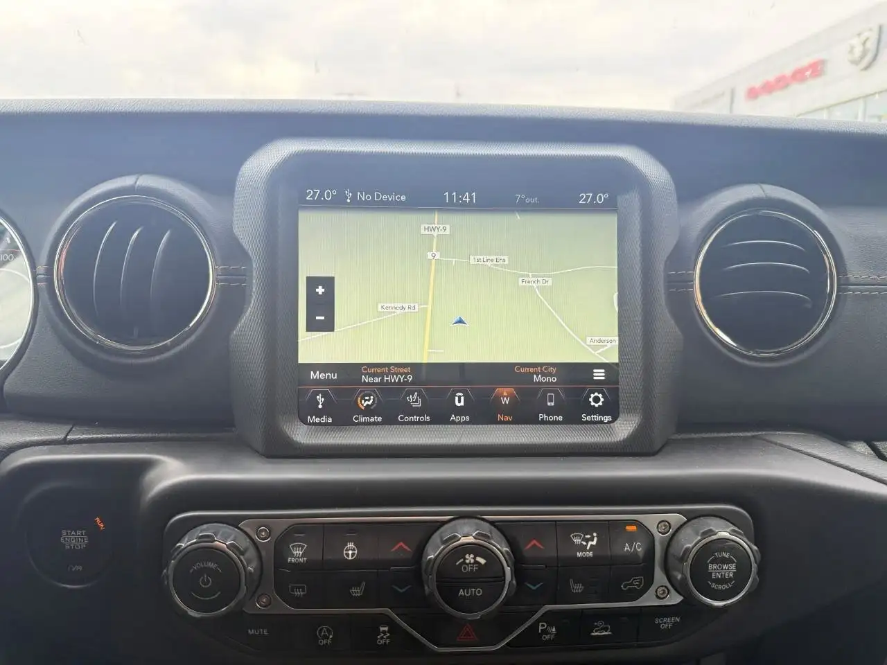 Jeep Wrangler снимка Jeep Wrangler