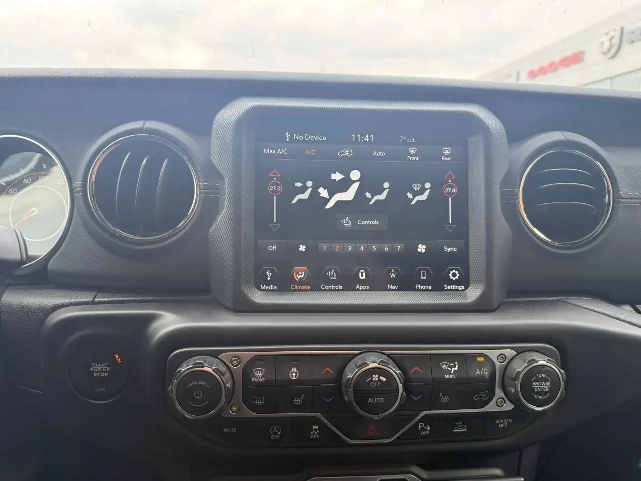 Jeep Wrangler снимка Jeep Wrangler