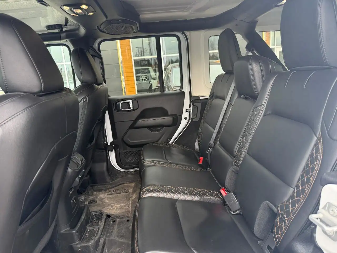 Jeep Wrangler снимка Jeep Wrangler