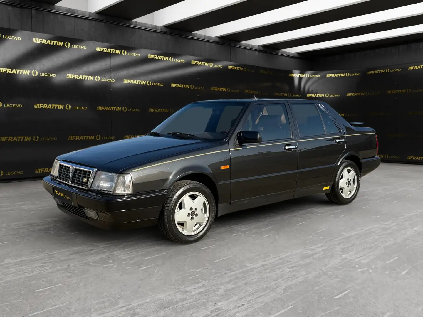 Lancia Thema 8.32 Schwarz - 1