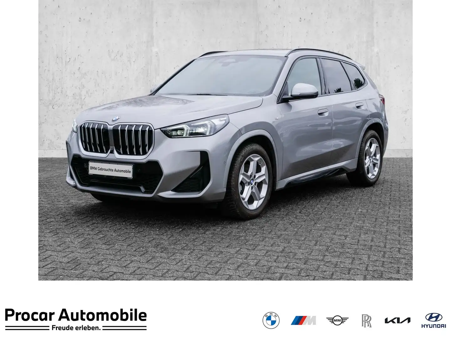 BMW X1 sDrive18d M-Sport apt.M-FW Pano AHK DA+ PA+ HuD Silber - 1
