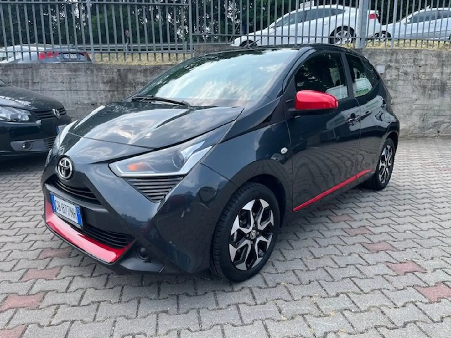 Toyota Aygo Aygo 5p 1.0 x-fun m-mt 72cv "OK NEOPATENTATI" Grigio - 1