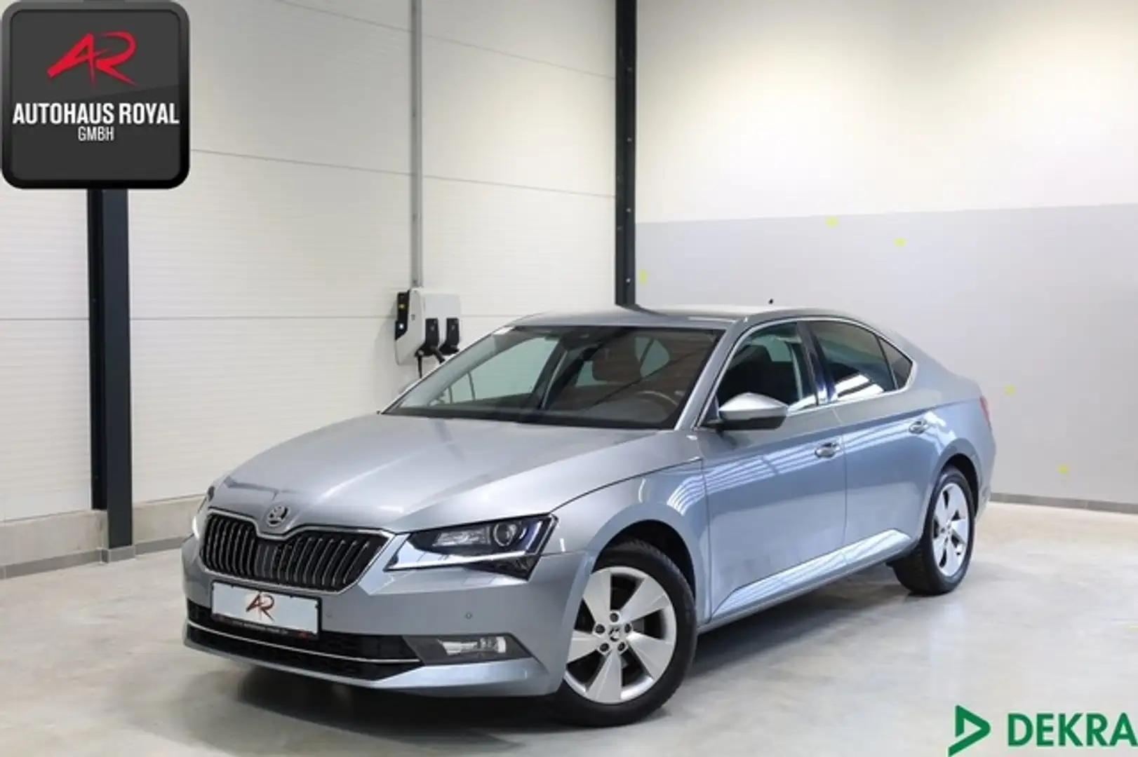 Skoda Superb 1.5 TSI ERST:33TKM,BI-XENON,NAVI,1.HAND Grau - 1